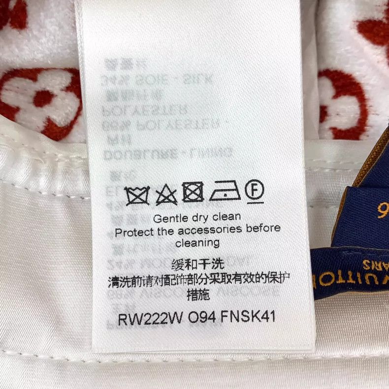 Louis Vuitton Louis Vuitton 22 red logo presbyopic A-line skirts Size 35" - 6 Thumbnail