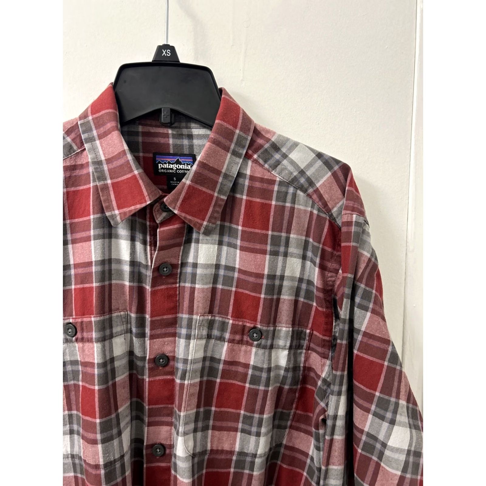 Patagonia Patagonia Shirt Mens Small Red Plaid Pima Cotton Button Down L/S Size US S / EU 44-46 / 1 - 4 Thumbnail