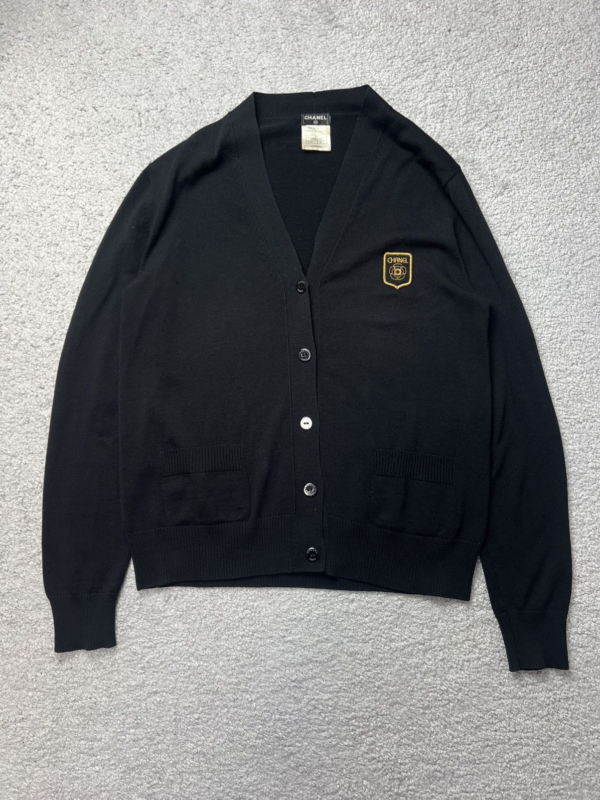 Chanel Chanel Flower Patch Logo Black Wool Cardigan Size 42 Size M / US 6-8 / IT 42-44 - 1 Thumbnail