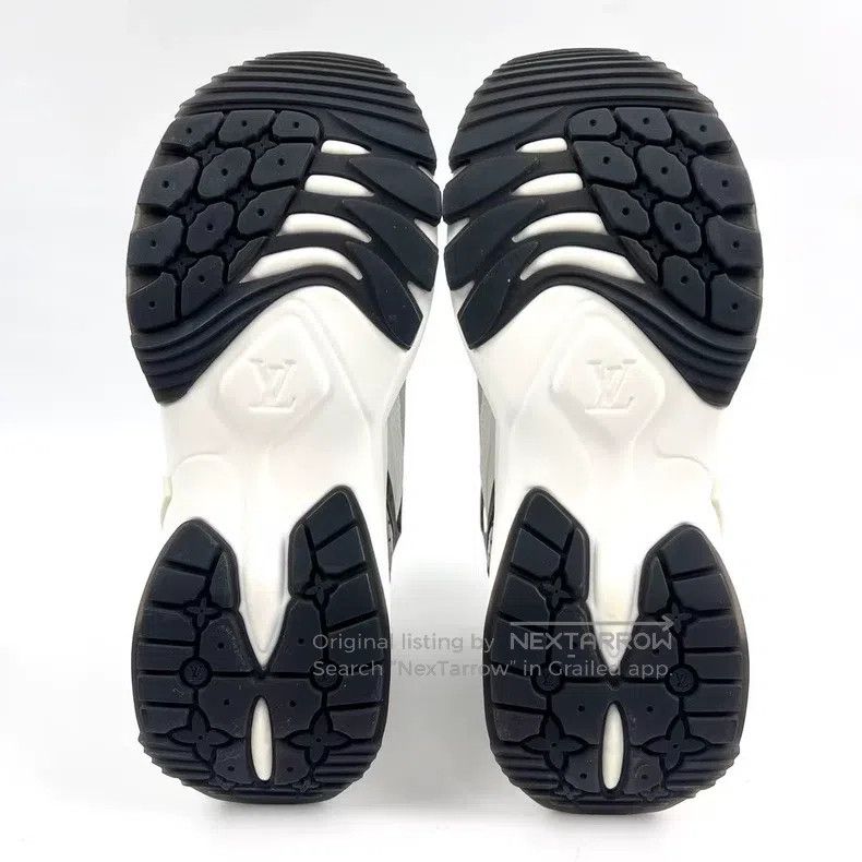 Louis Vuitton Louis Vuitton White run55 sneakers Size US 6 / IT 36 - 6 Thumbnail