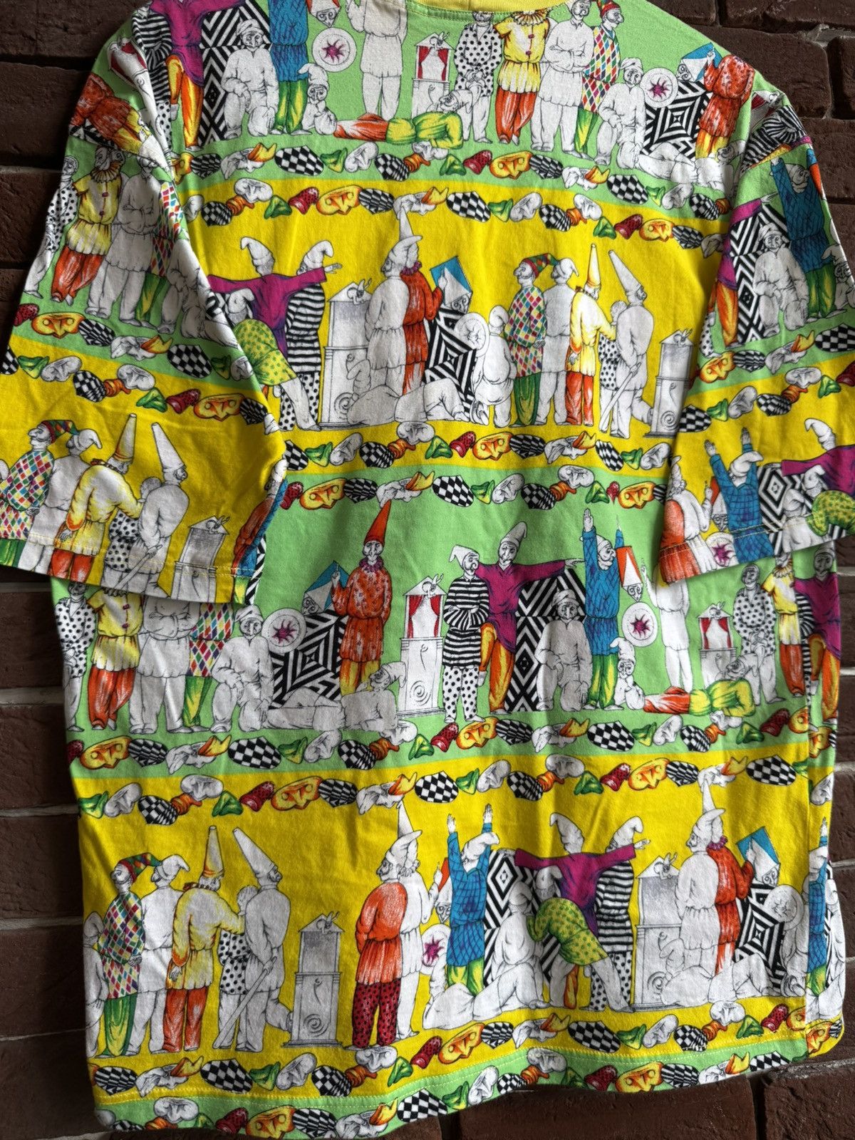 Versace Rare Vintage 90s Versace Circus Garden Archive tee designer Size US L / EU 52-54 / 3 - 9 Thumbnail