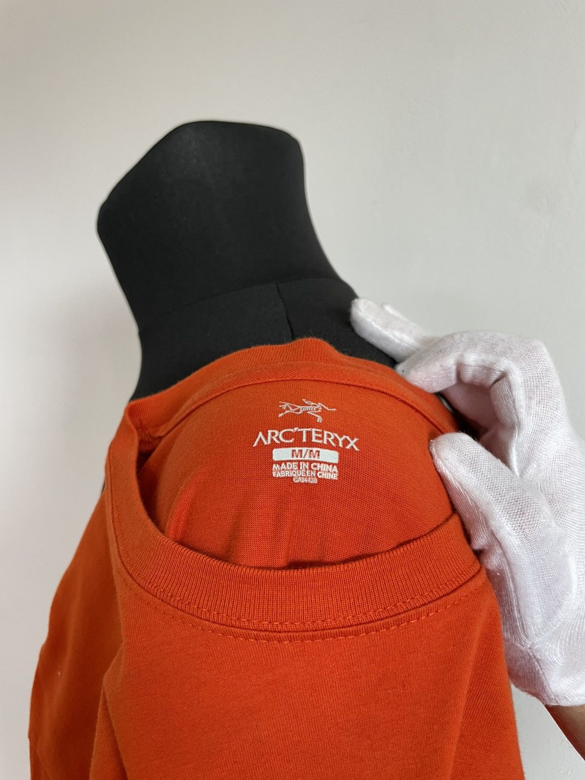 Arc'teryx × Vintage Vintage Arc'teryx Apostrophe Big Logo Orange T-shirt Size M Size US M / EU 48-50 / 2 - 7 Thumbnail