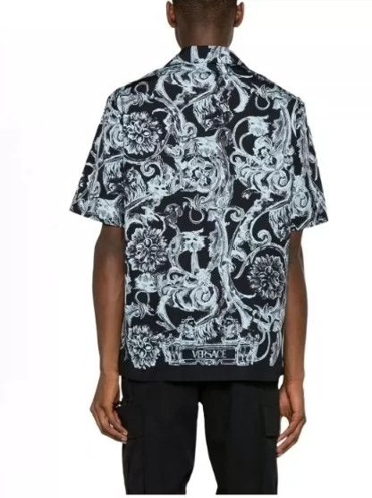 Versace Versace Patterned print lapel single-breasted short-sleeve Size US M / EU 48-50 / 2 - 8 Thumbnail