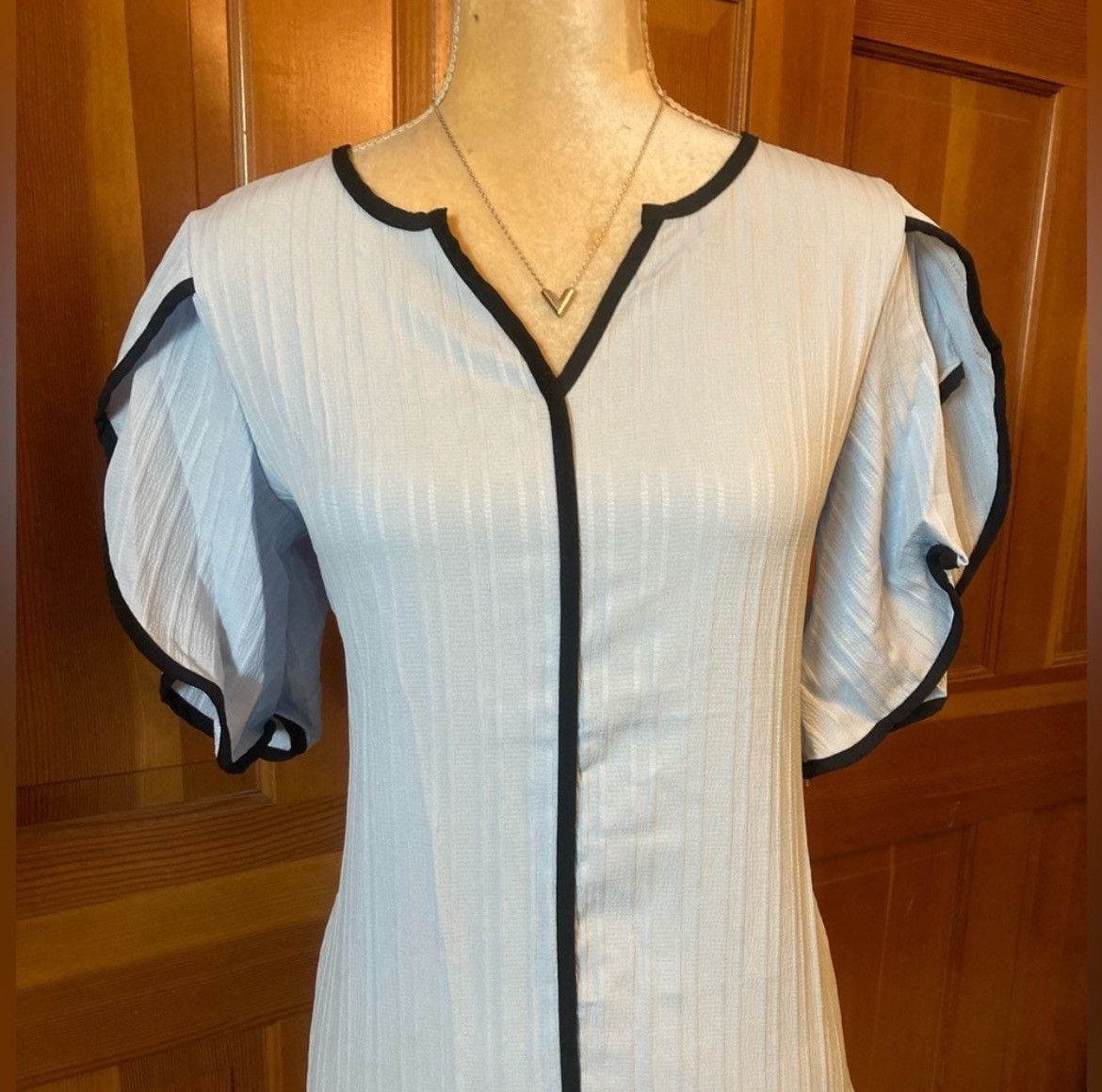 Designer × Other Nwt, Lavishly Paris Women’s Petal Sleeve Blouse Size S / US 4 / IT 40 - 4 Thumbnail