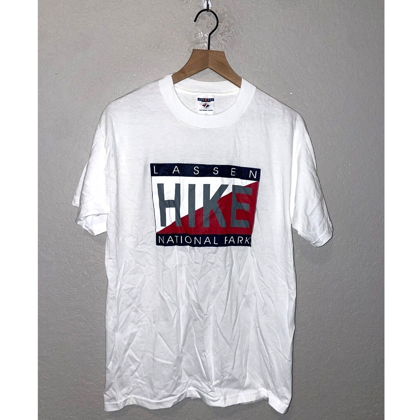 Jerzees Vintage Lassen National Park Hiking California White M Shirt Size US M / EU 48-50 / 2 - 1 Thumbnail