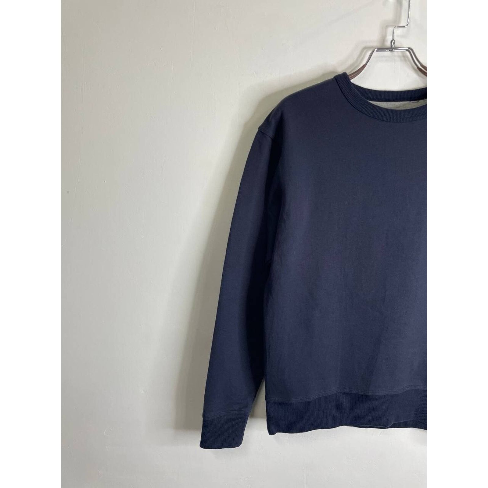 Champion Vintage Champion Navy Blue Crewneck Sweatshirt Logo Size M Size US M / EU 48-50 / 2 - 4 Thumbnail