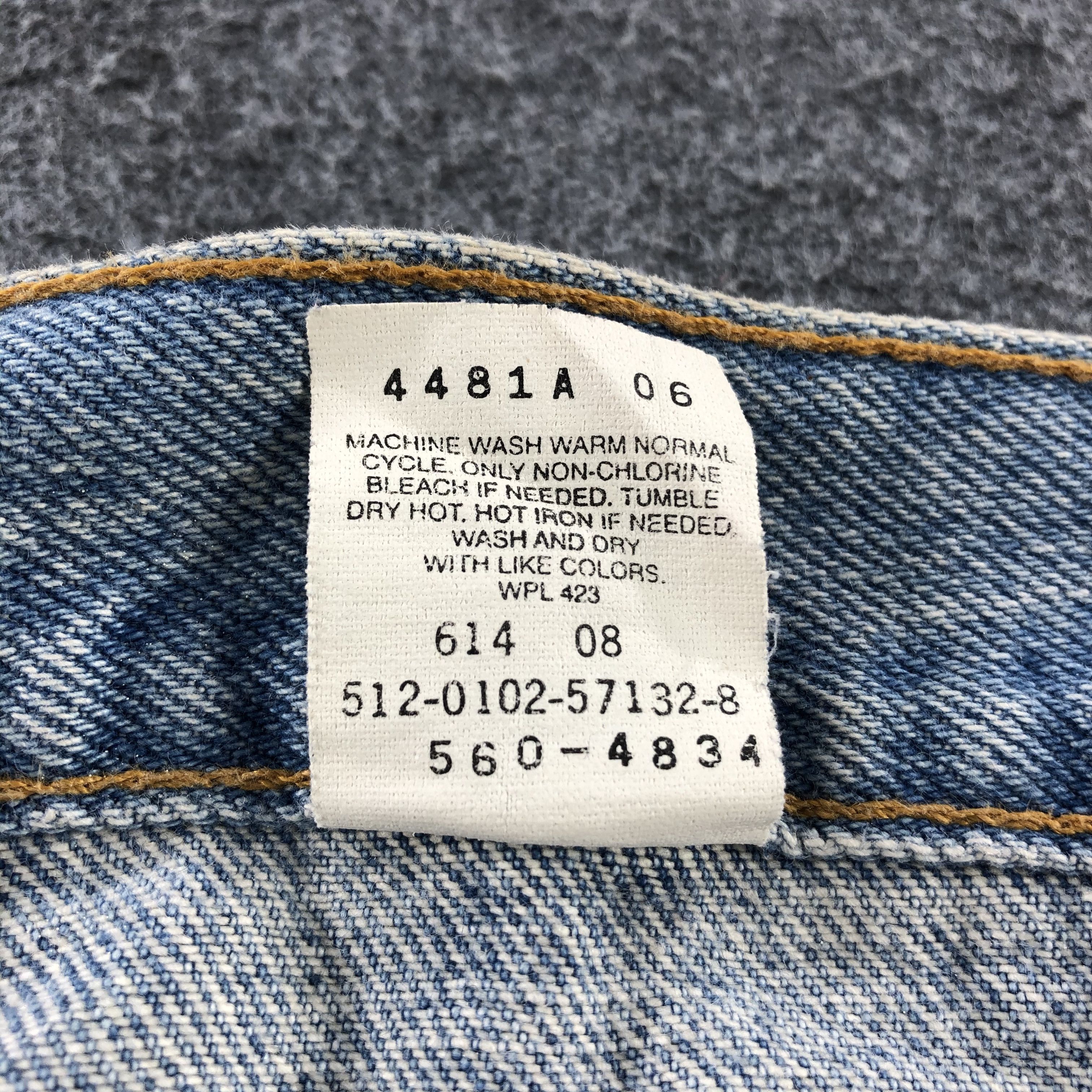 Levi's Vintage 90s Light Wash Levis 560 Jeans-J1196 Size US 39 - 10 Thumbnail