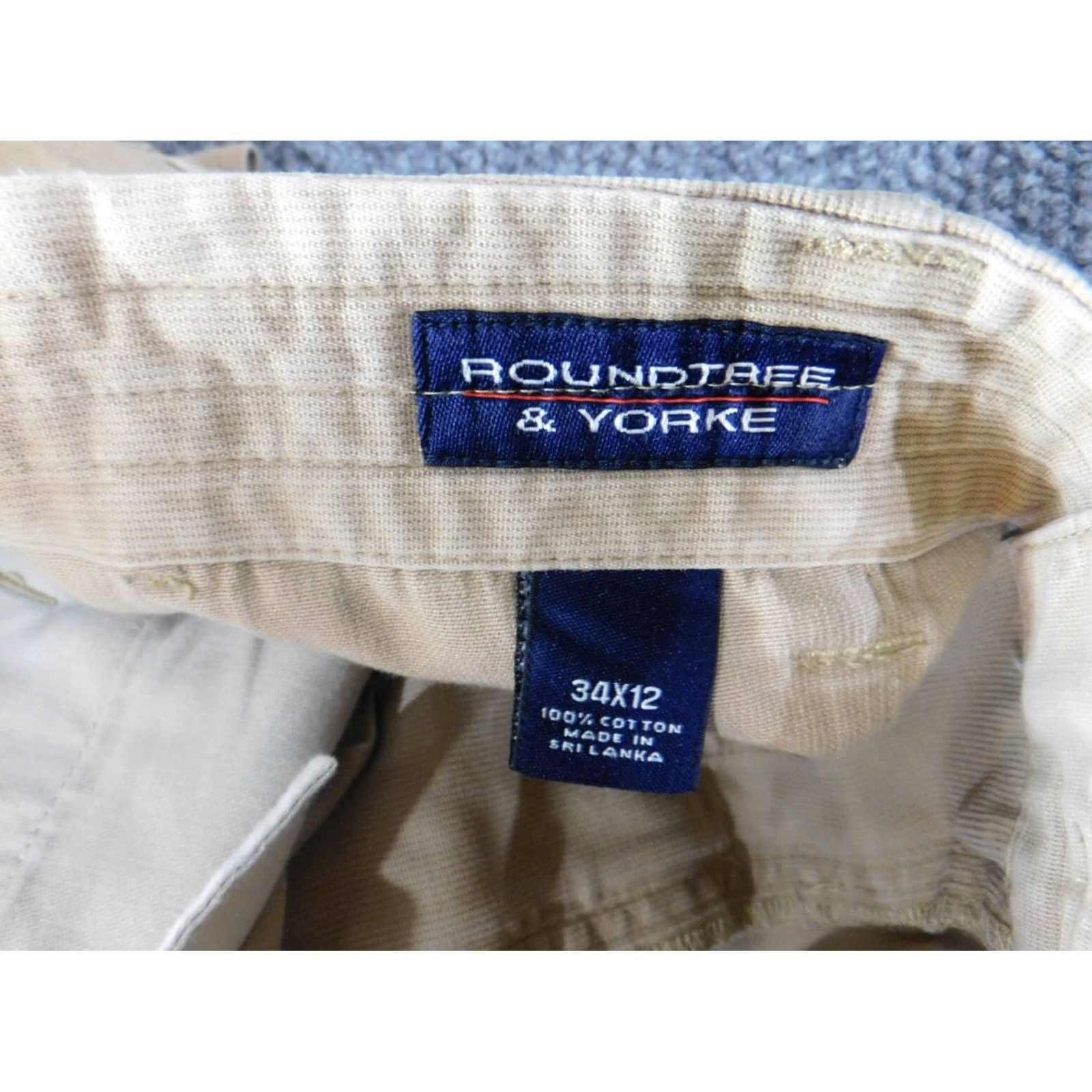 Roundtree & Yorke Roundtree & Yorke mens shorts 34 beige cargo utility easy care chino Shirt? Size US 34 / EU 50 - 6 Thumbnail