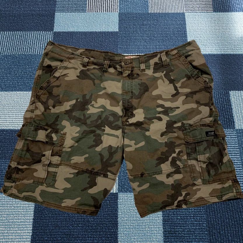 Wrangler VINTAGE Wrangler Cargo Shorts? No, not vintage. Size US 30 / EU 46 - 1 Thumbnail