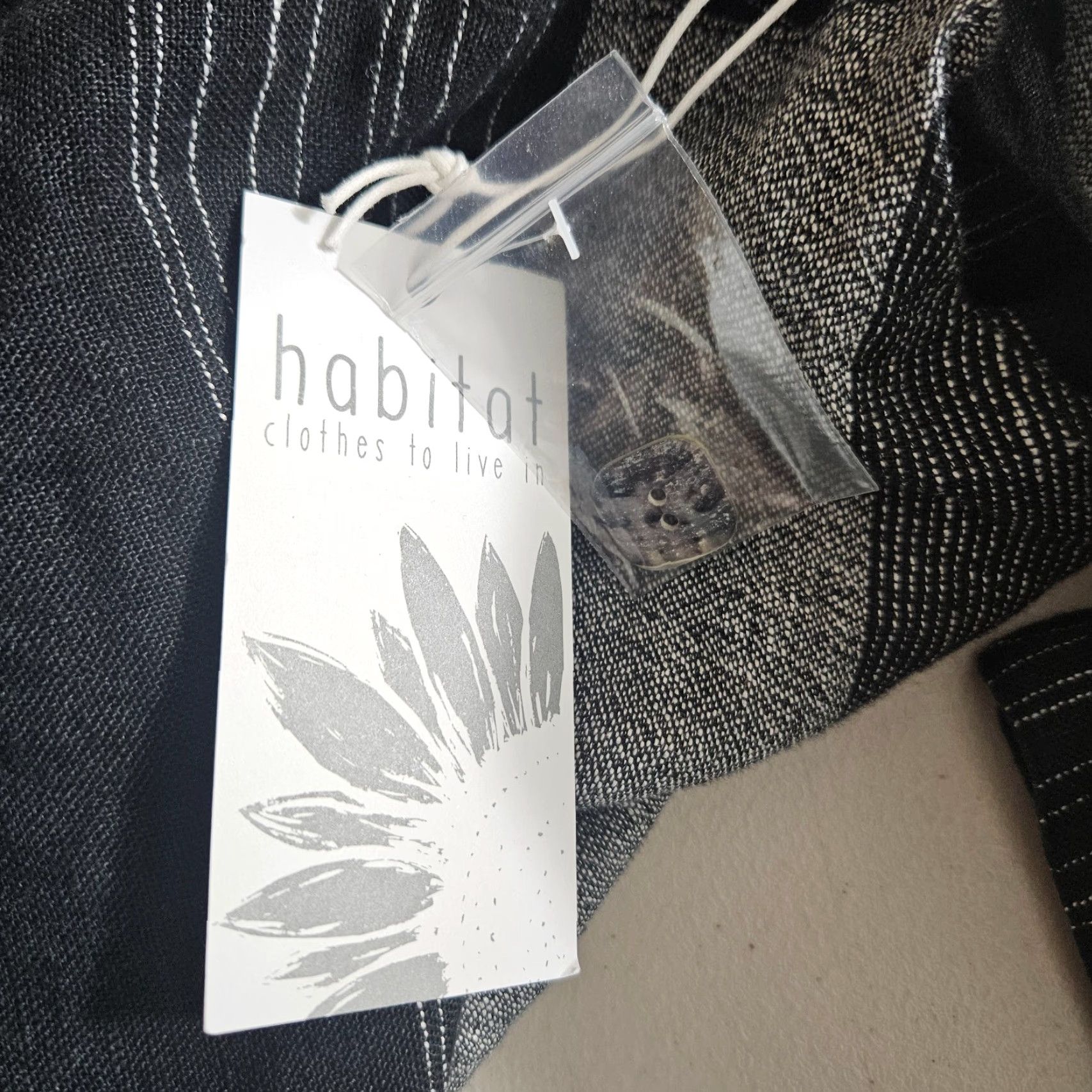 Habitat Habitat Womens Top Blouse Shirt 3/4 Sleeve Black Gray Linen Blend Asymmetrical Hem S Small Womens 90s? Size S / US 4 / IT 40 - 4 Thumbnail