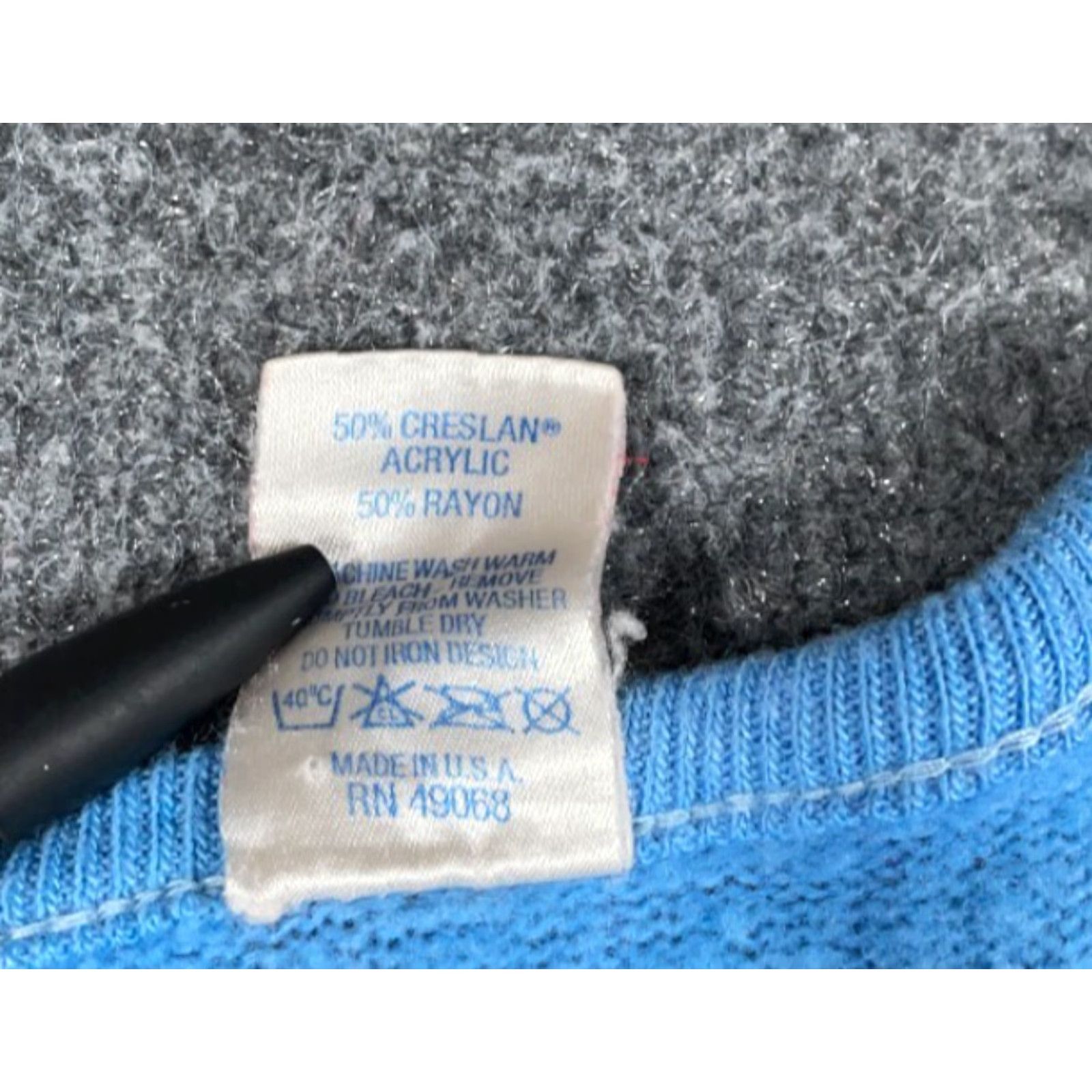 Soffe VTG Soffe V-Neck Sweater Pullover Mens Large Light Blue 80s 90s Preppy Retro Lightweight USA Made Size US L / EU 52-54 / 3 - 4 Thumbnail