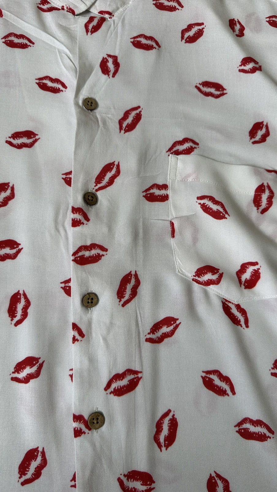 Vintage VINTAGE DOKKIA ALOHA LIPS PRINTED SHIRT Size US L / EU 52-54 / 3 - 5 Thumbnail