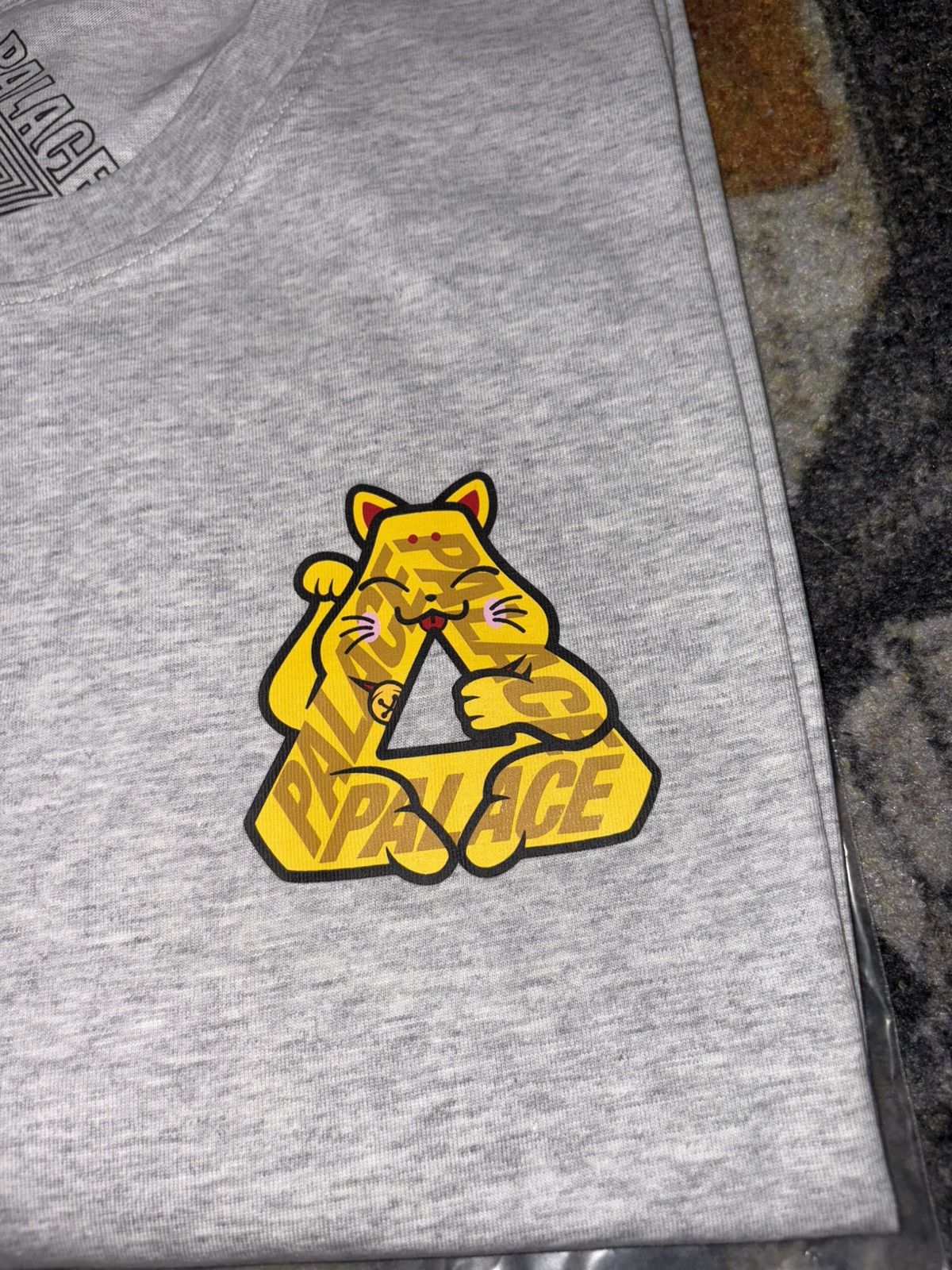 Palace Palace Lucky P3 T-Shirt Grey Size US XL / EU 56 / 4 - 2 Thumbnail