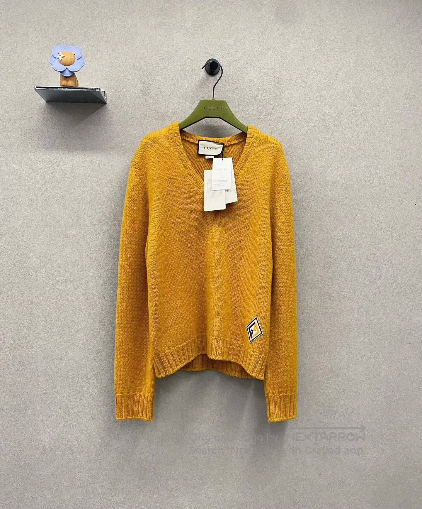 Gucci gucci yellow knitted v. Size US M / EU 48-50 / 2 - 1 Thumbnail