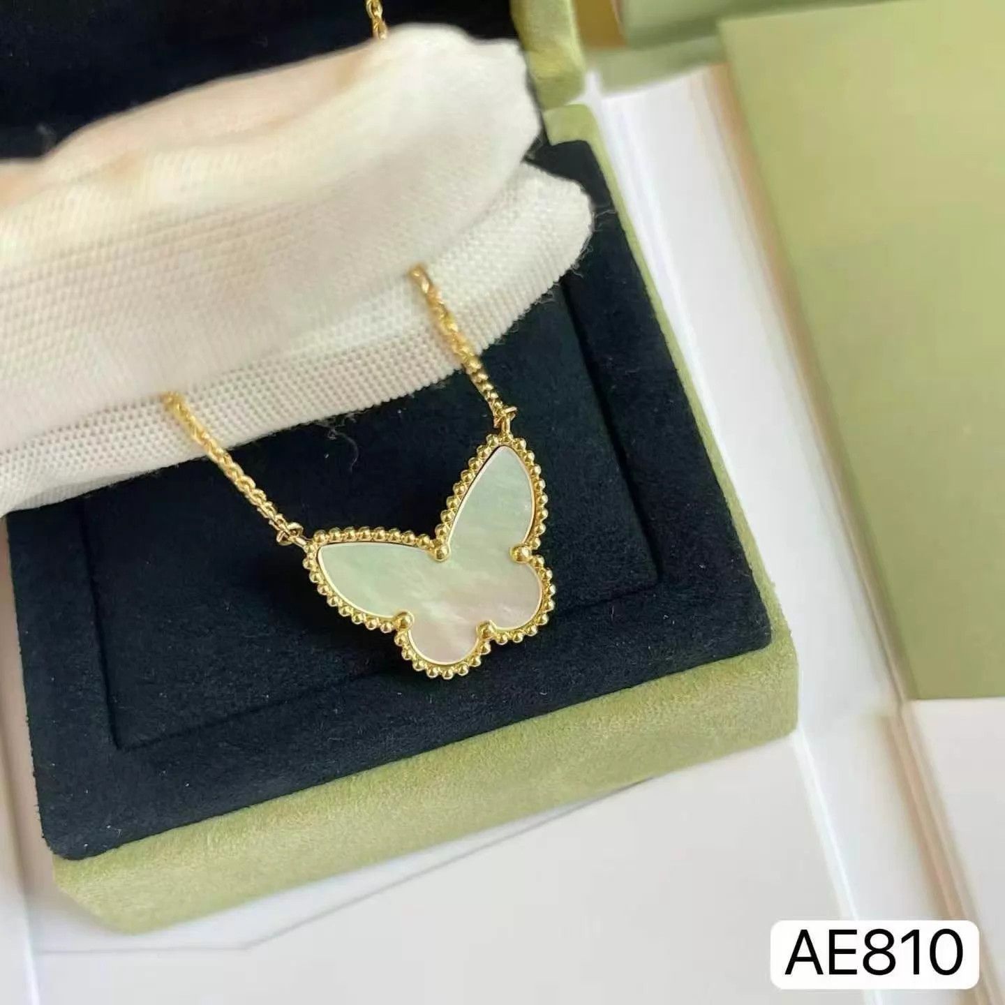 Van Cleef & Arpels VCA White MOP Large Butterfly Necklace New 22 Full Set AE810 Size ONE SIZE - 7 Thumbnail
