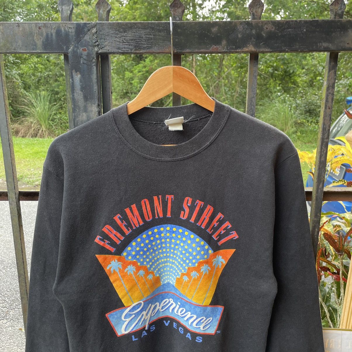 Vintage 🔥Vintage 90s Freemont Las Vegas Big Logo Sweatshirts Size US XS / EU 42 / 0 - 4 Thumbnail