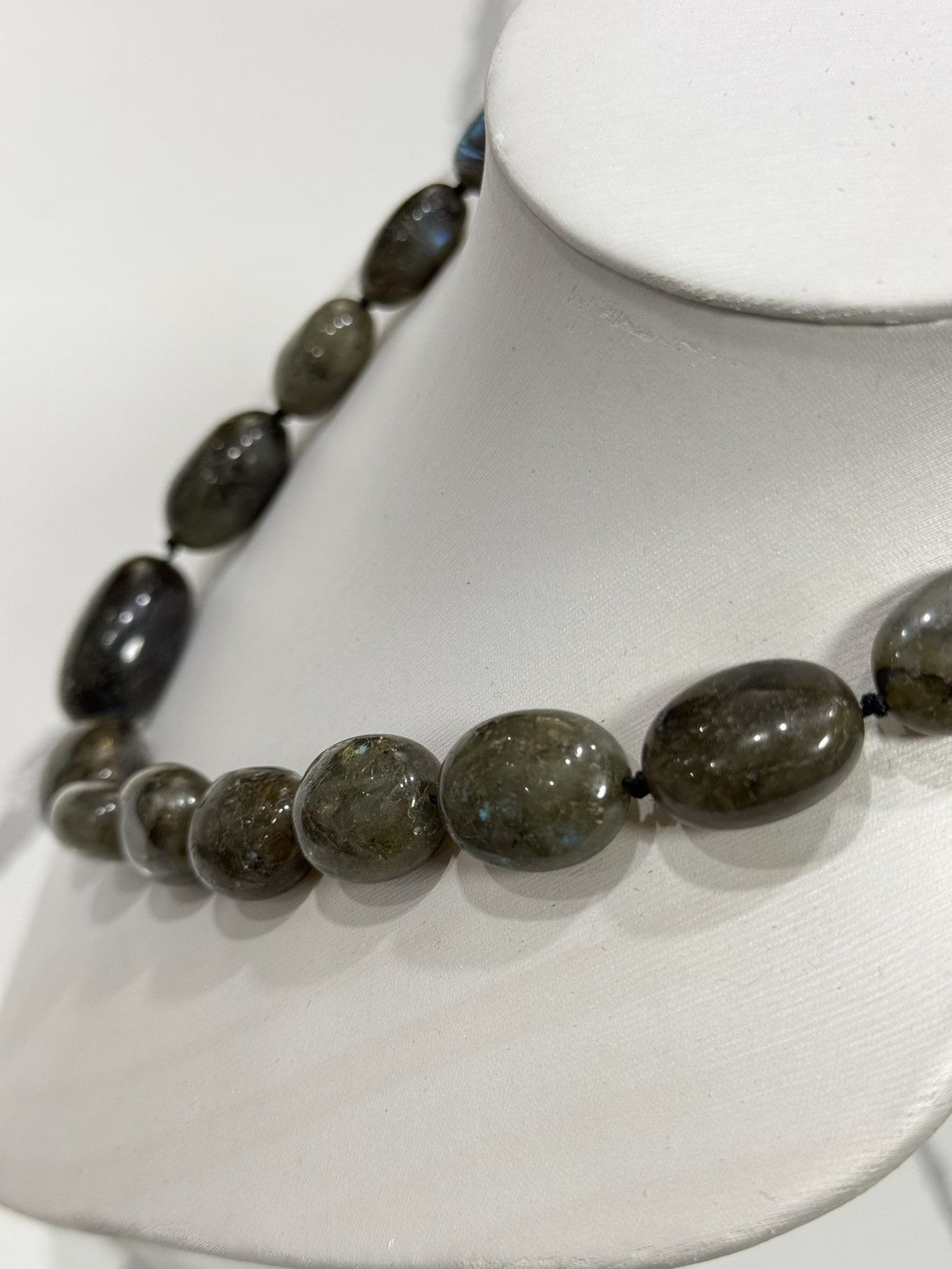 Jewelry Natural Labradorite Oval Graduated Iridescent Bead Strand Size ONE SIZE - 7 Thumbnail