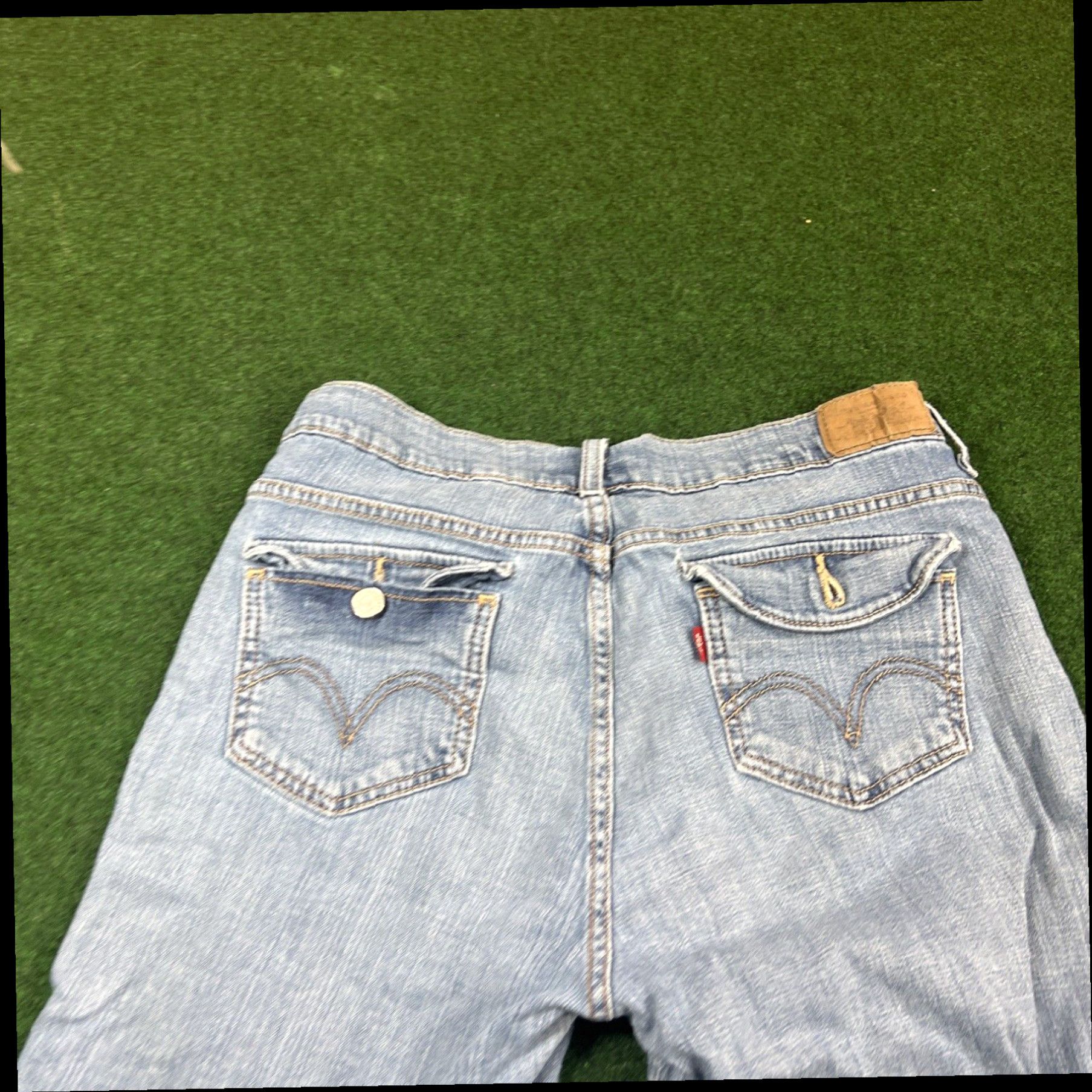 Levi's Levi Strauss Signature 515 Women's Mid-Rise Shorts Size 10 Cut-offs Med Wash Size 32" / US 10 / IT 46 - 2 Thumbnail