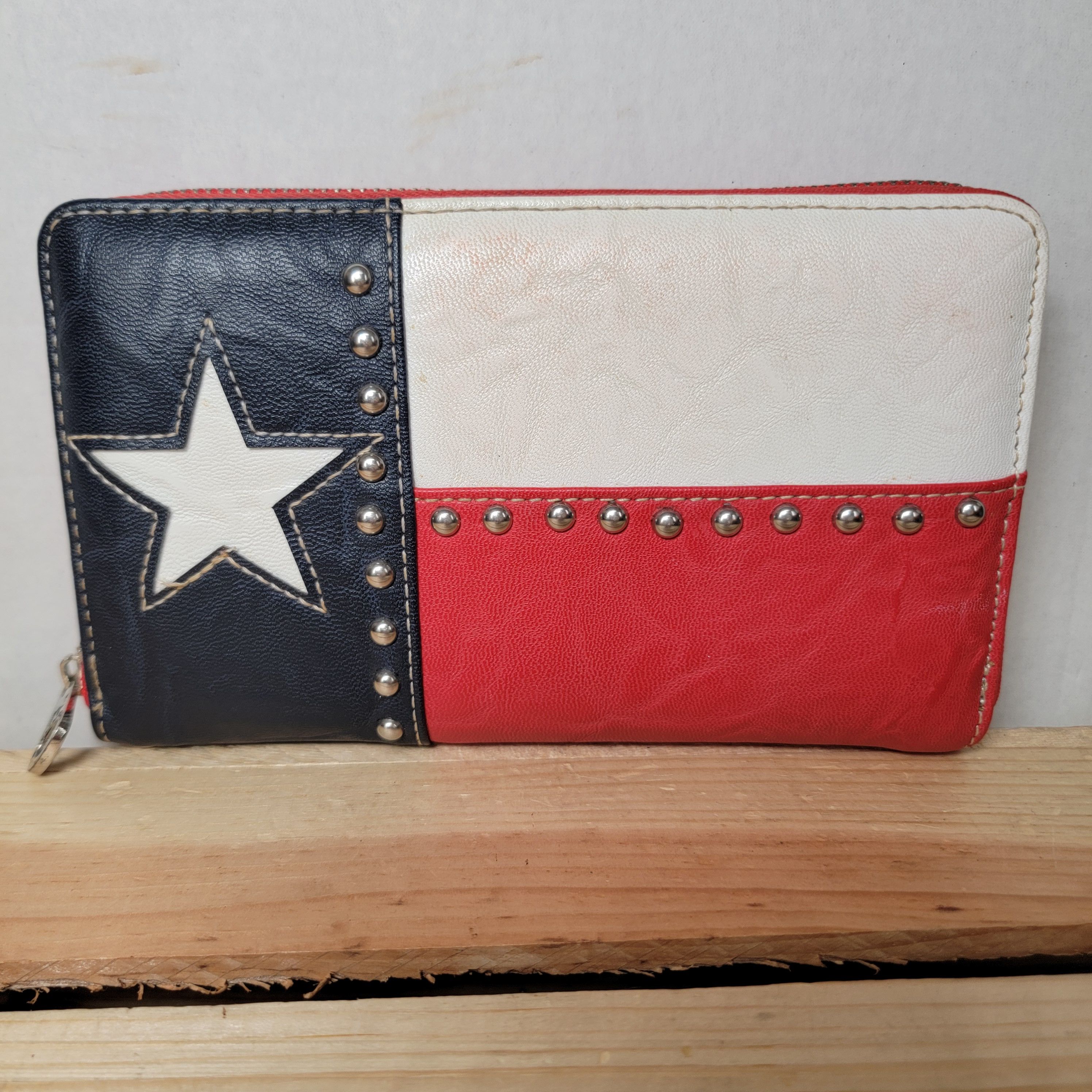 Other Montana West Faux Leather Studded Texas Flag Ladies Wallet Size ONE SIZE - 1 Thumbnail