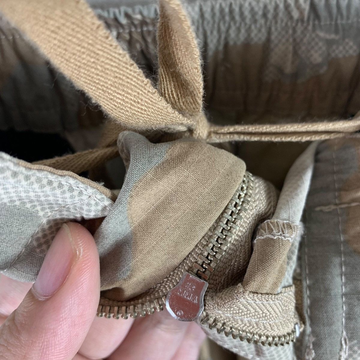 GU × Japanese Brand × Undercover GU X UNDERCOVER Camo full print cargo pants Size US 34 / EU 50 - 16 Thumbnail