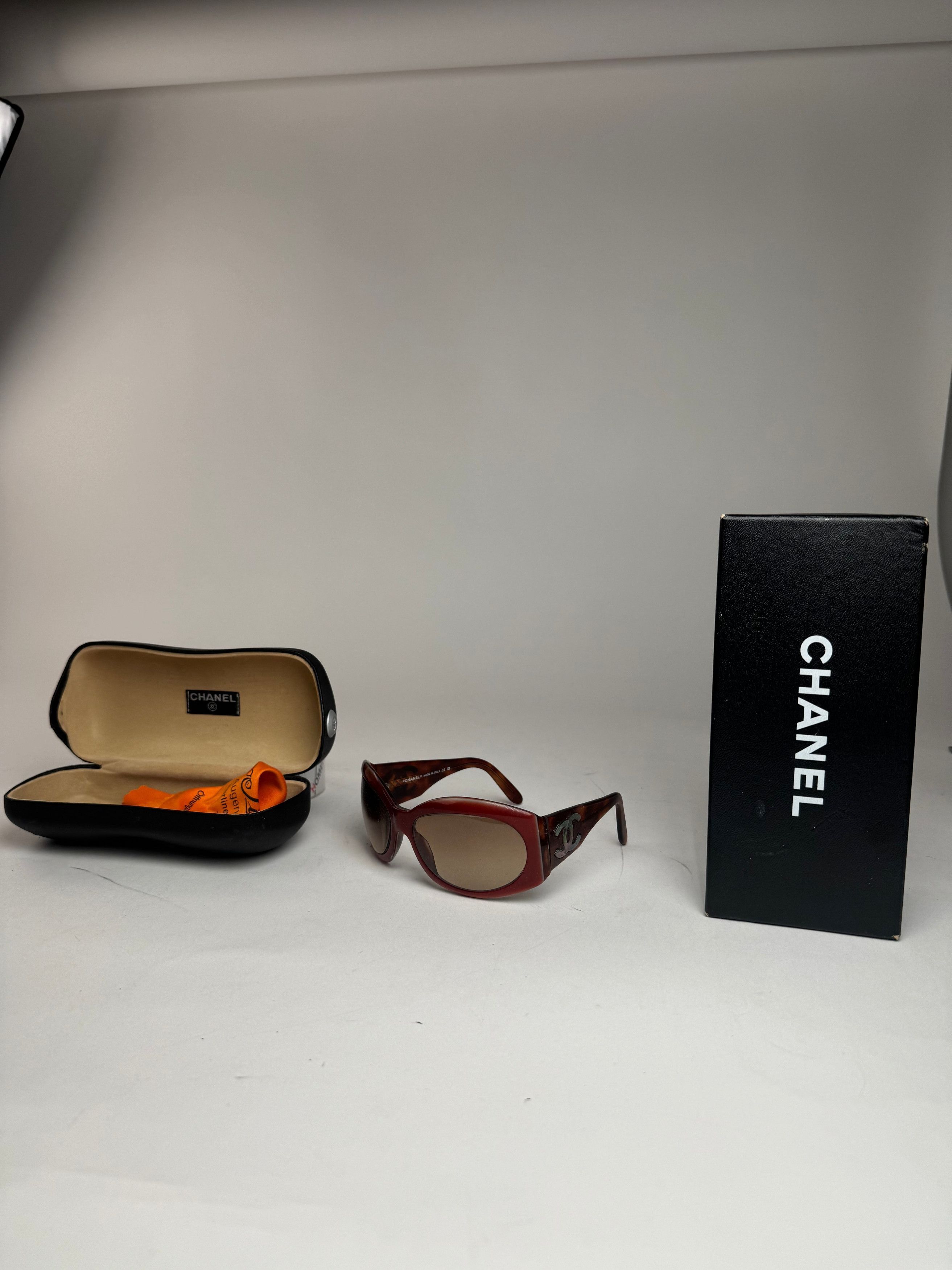 Chanel Vintage CC sunglasses Red Size ONE SIZE - 1 Thumbnail