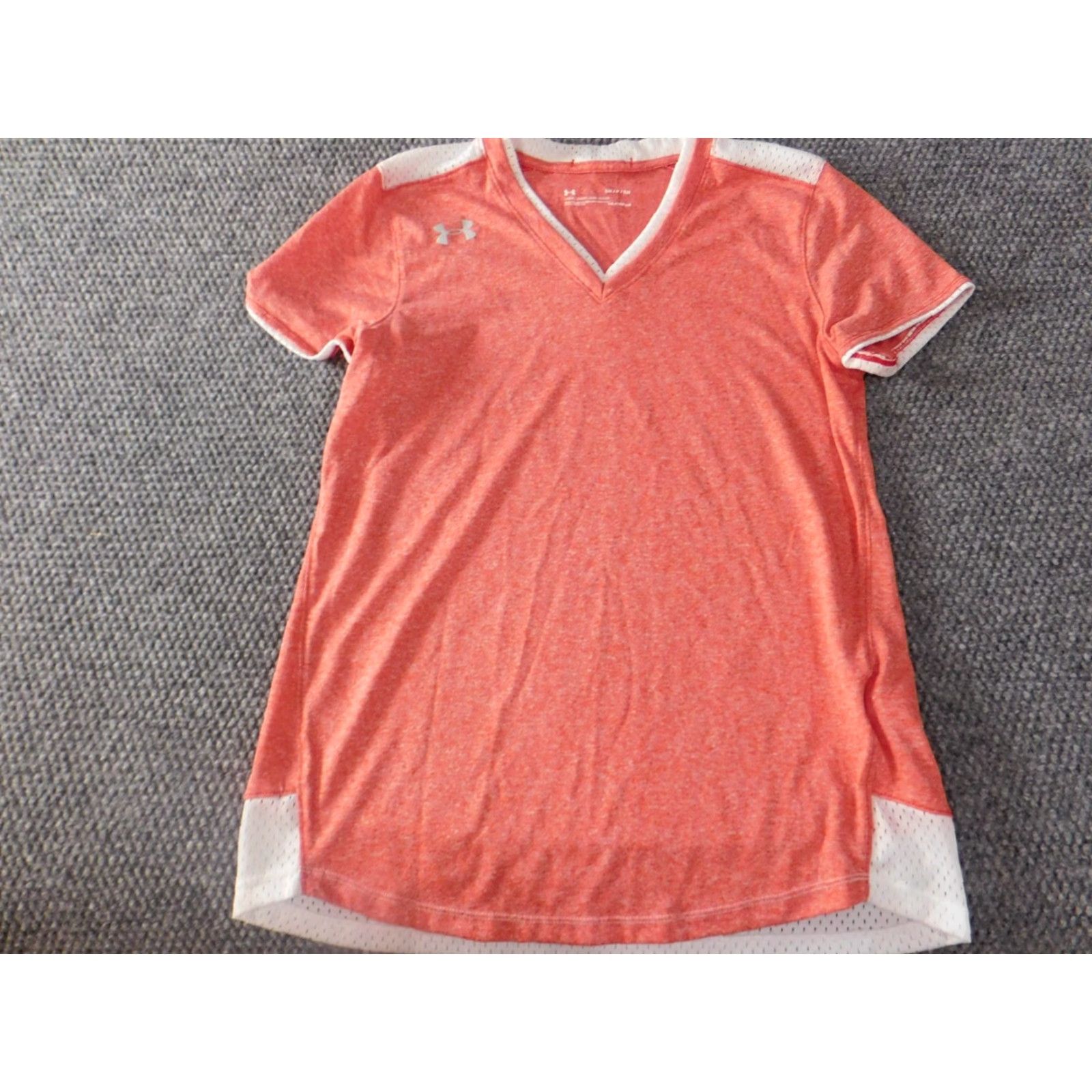 Under Armour Under Armour Womens Shirt Small pink V-Neck Short Sleeve T-Shirt Casual Regular Pink Classic Stretch Womens Size S / US 4 / IT 40 - 3 Thumbnail