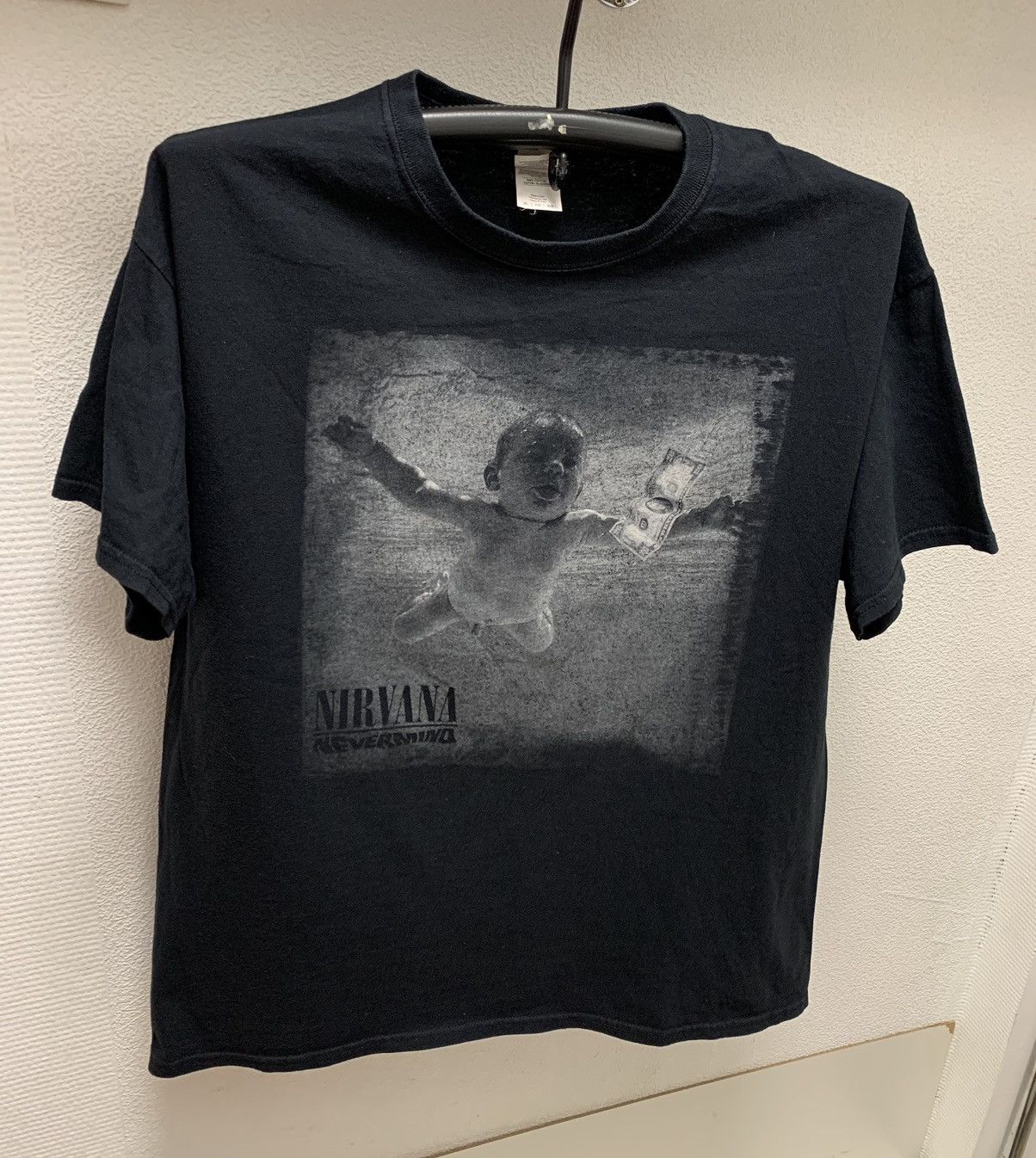Nirvana nevermind black rock vintage t-shirt Xl size Gildan