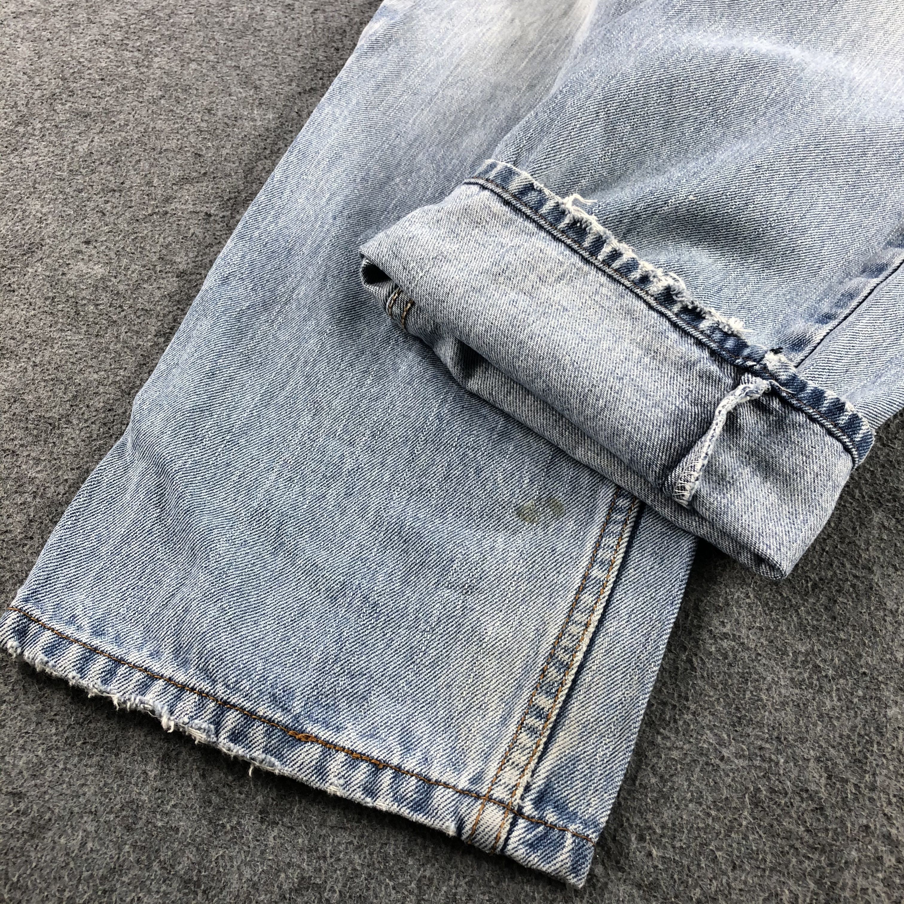Levi's Vintage Blue Wash Levis 550 Jeans-J2338 Size US 35 - 7 Thumbnail