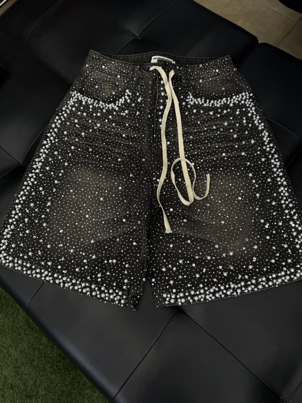 Vale Valley Vale Rhinestone Shorts Black Size 30 (NEW) Size US 30 / EU 46 - 1 Thumbnail