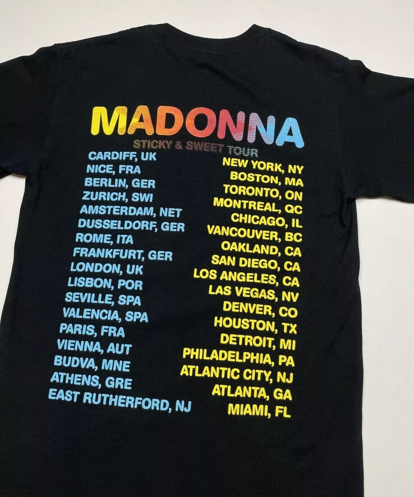 Gildan Vintage 2008 Madonna Sweet & Sticky Official T-Shirt 2000s Size US S / EU 44-46 / 1 - 9 Thumbnail