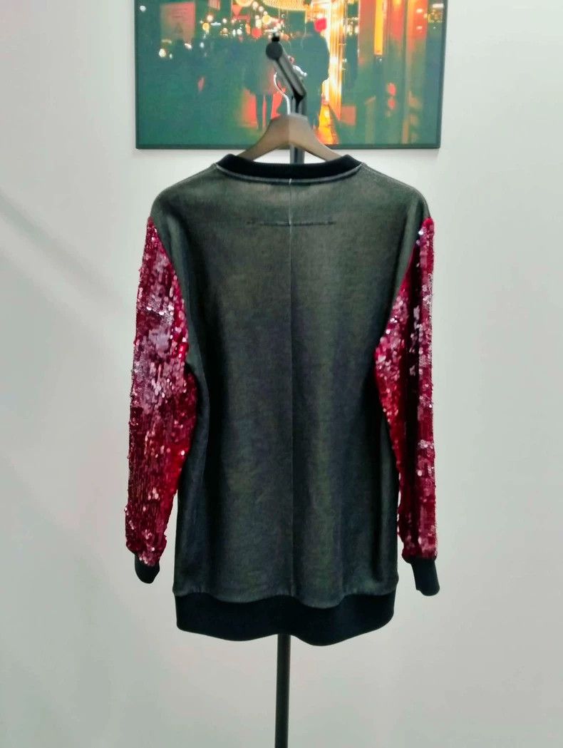 Givenchy Givenchy Sequin hoodie, size S (130), 57 (missing context) Size US S / EU 44-46 / 1 - 2 Thumbnail