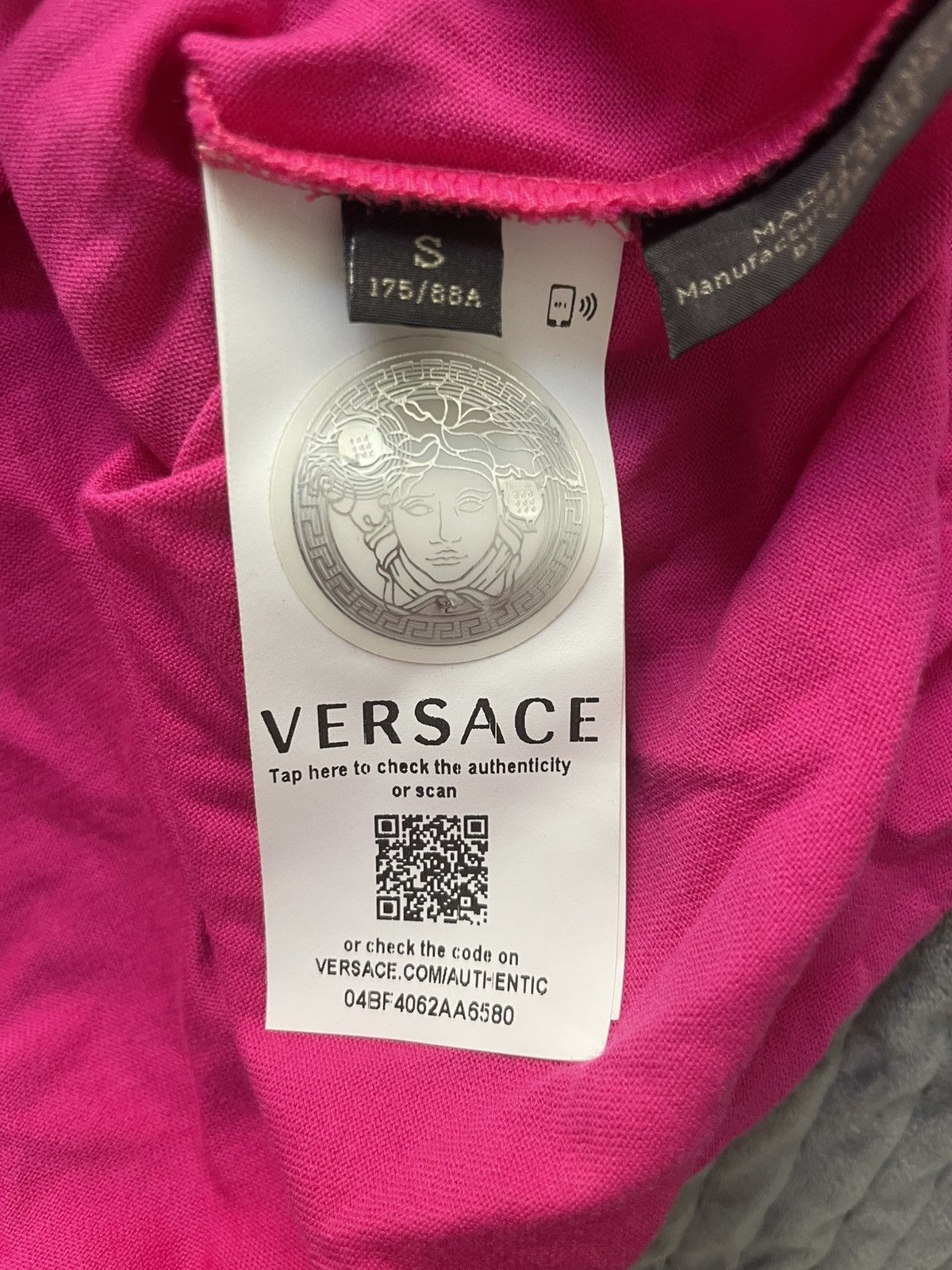 Versace Pink Versace Rug Tee size small Size US S / EU 44-46 / 1 - 4 Thumbnail