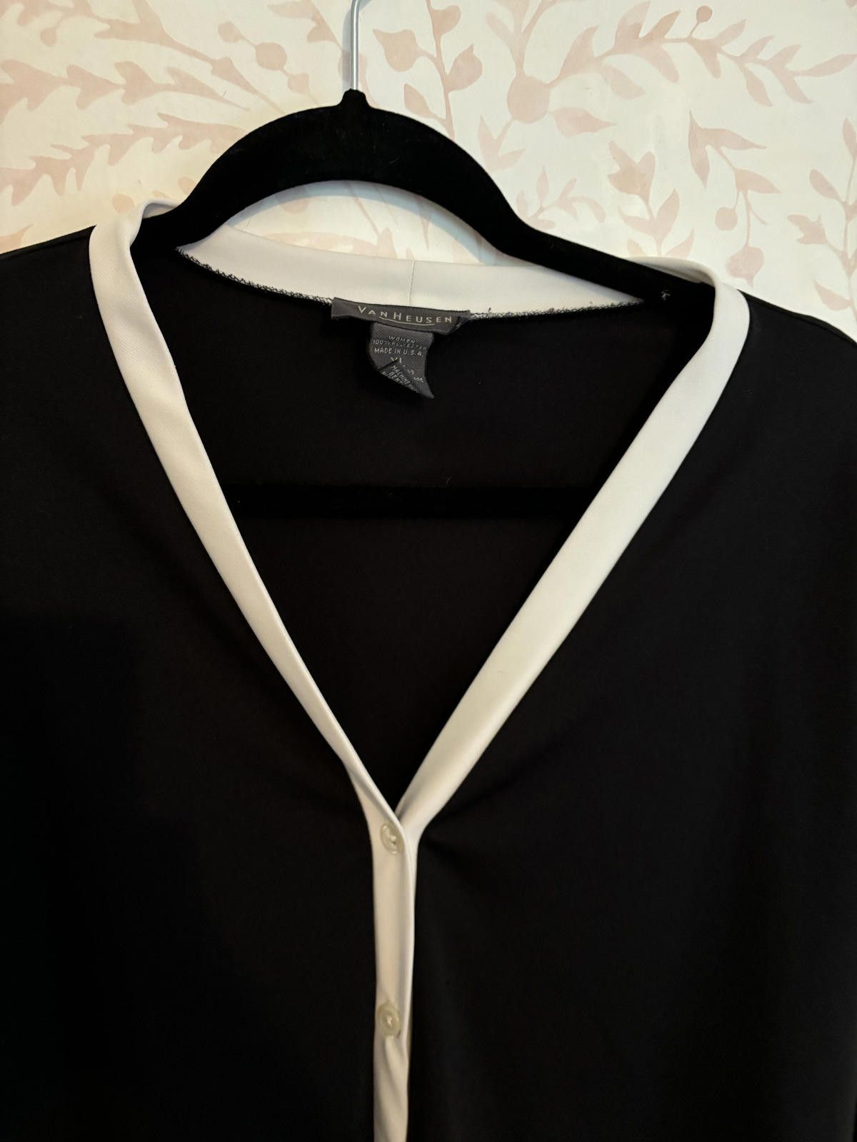 Van Heusen Van Heusen Women's Black Blouse with White Trim - Size XL Size XL / US 12-14 / IT 48-50 - 5 Thumbnail