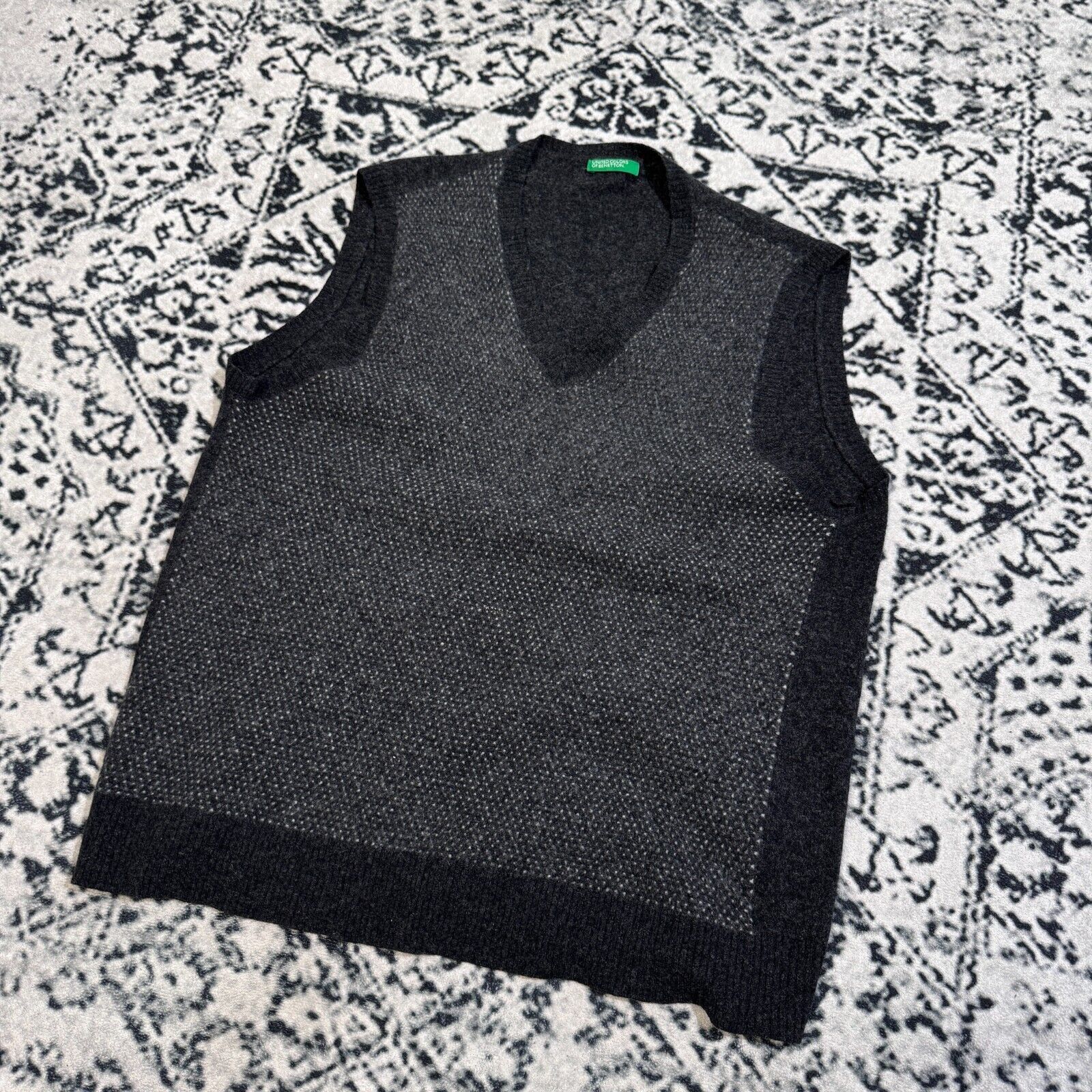 Vintage Vintage Unisex Black Wool Vest Sweater Size M 90s Oldmoney Size US M / EU 48-50 / 2 - 6 Thumbnail