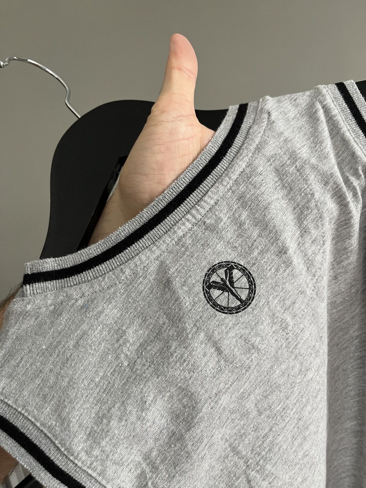 Carlo Colucci Carlo Colucci Gray Big Logo Tank Top T-shirt Size US S / EU 44-46 / 1 - 6 Thumbnail