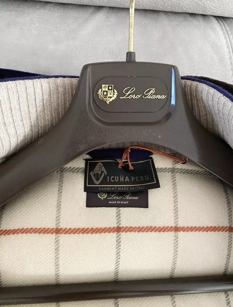 Loro Piana LORO PIANA The Lamas won over the opposition Size US M / EU 48-50 / 2 - 6 Thumbnail