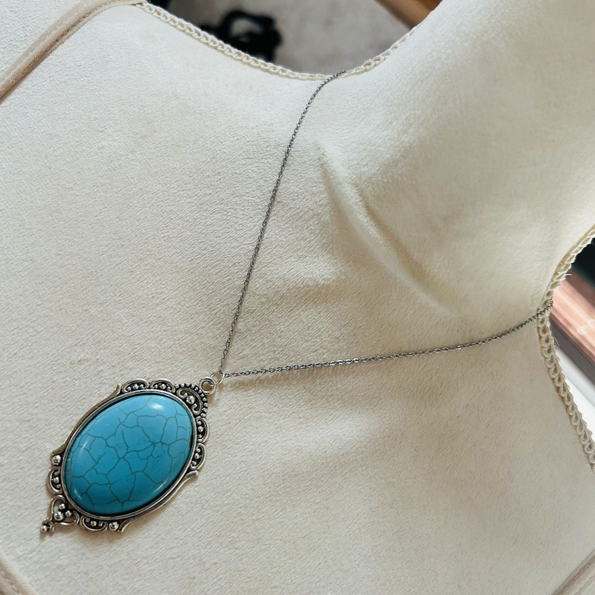 Handmade Handcrafted turquoise dyed howlite cabochon stone necklace Size ONE SIZE - 2 Thumbnail