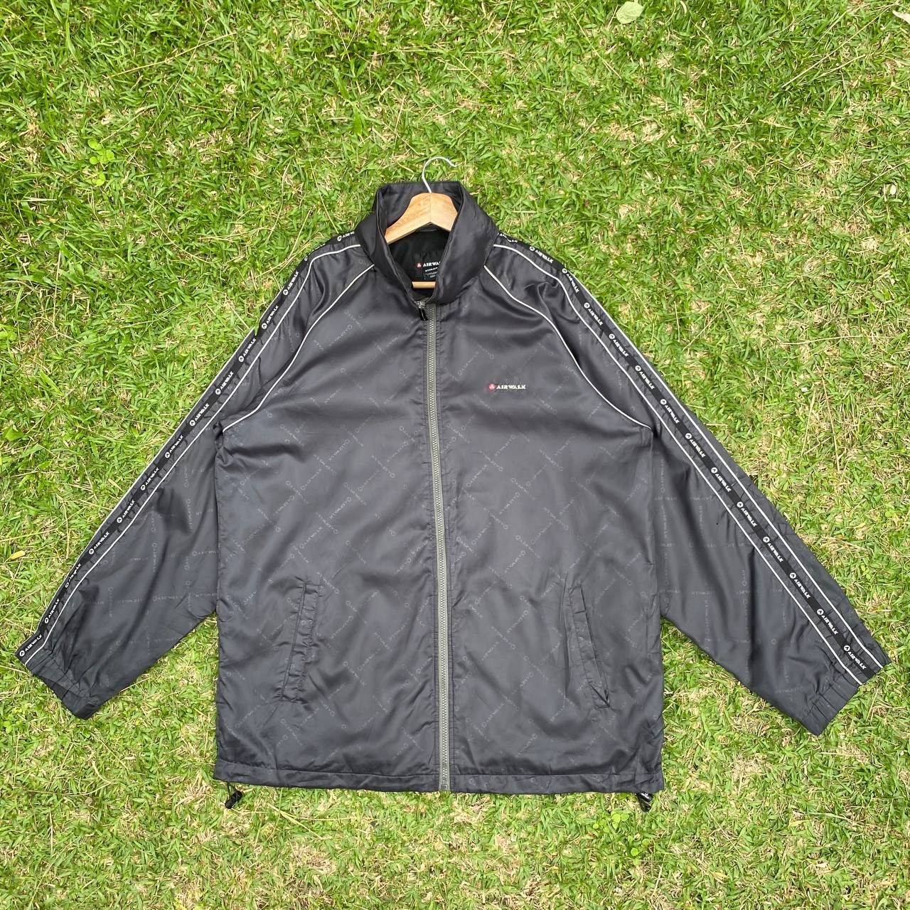 Vintage Airwalk Big Logo Light Jacket