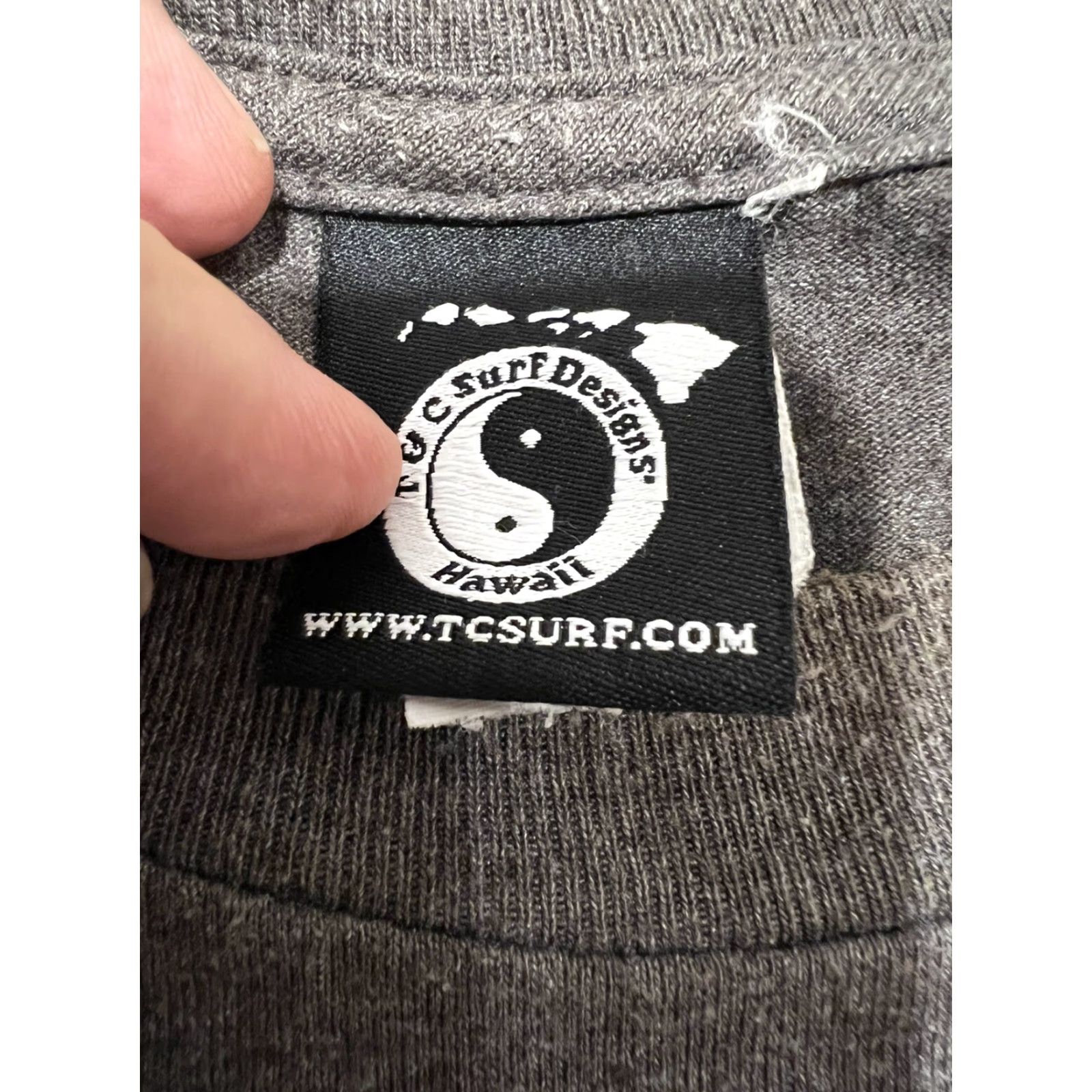 ALOHAS VINTAGE T&C Surf Designs Shirt Surfer Hawaii Yin Yang Logo Aloha Small Gray Mens Size US S / EU 44-46 / 1 - 5 Thumbnail
