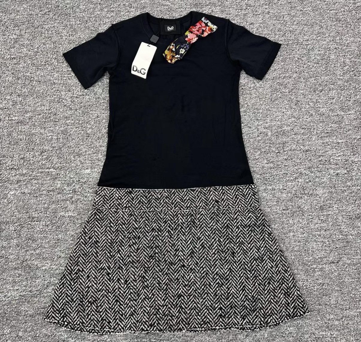 Dolce & Gabbana Dolce&Gabbana DG Bow Short Sleeve Patchwork Dress K12 Size XS / US 0-2 / IT 36-38 - 1 Thumbnail