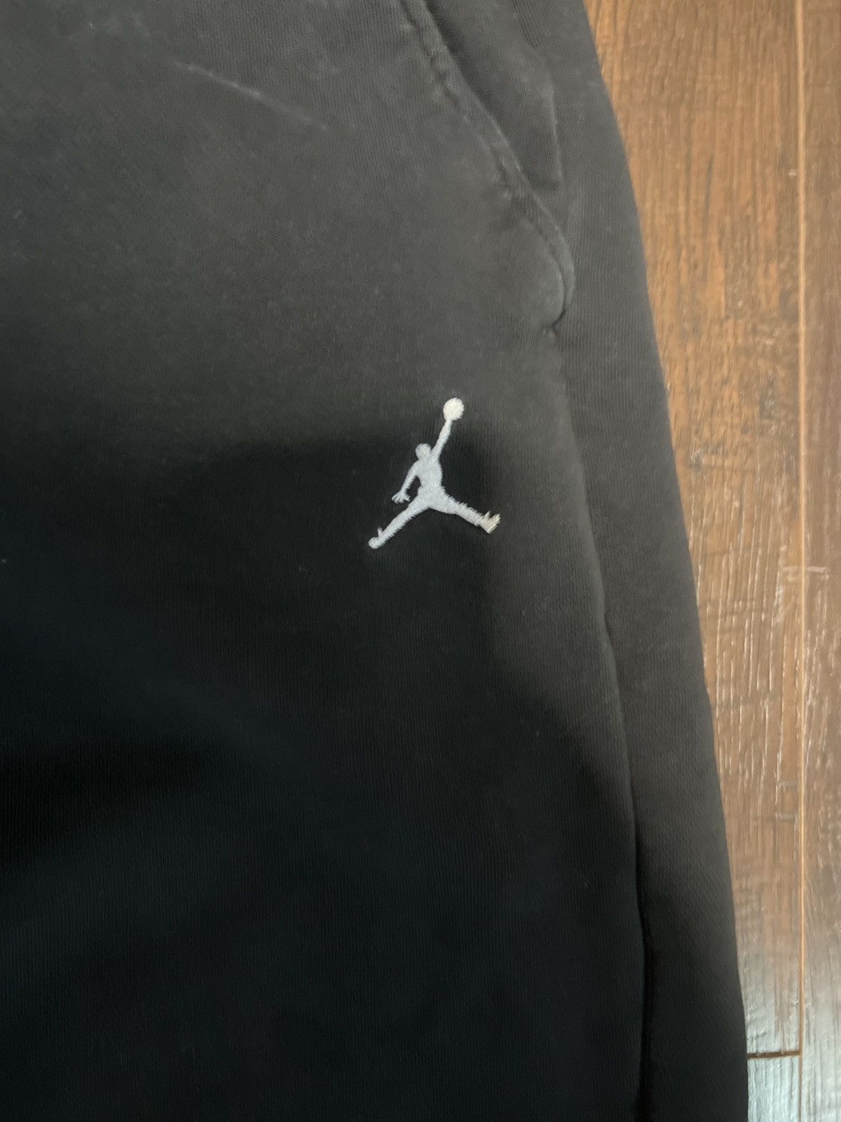 Jordan Brand Jordan sweatpants size large Size US 35 - 3 Thumbnail