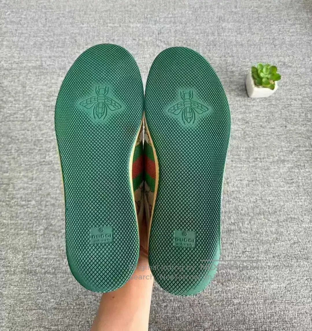 Gucci gucci bee dirty sneakers size 10. Size US 10 / EU 43 - 7 Thumbnail