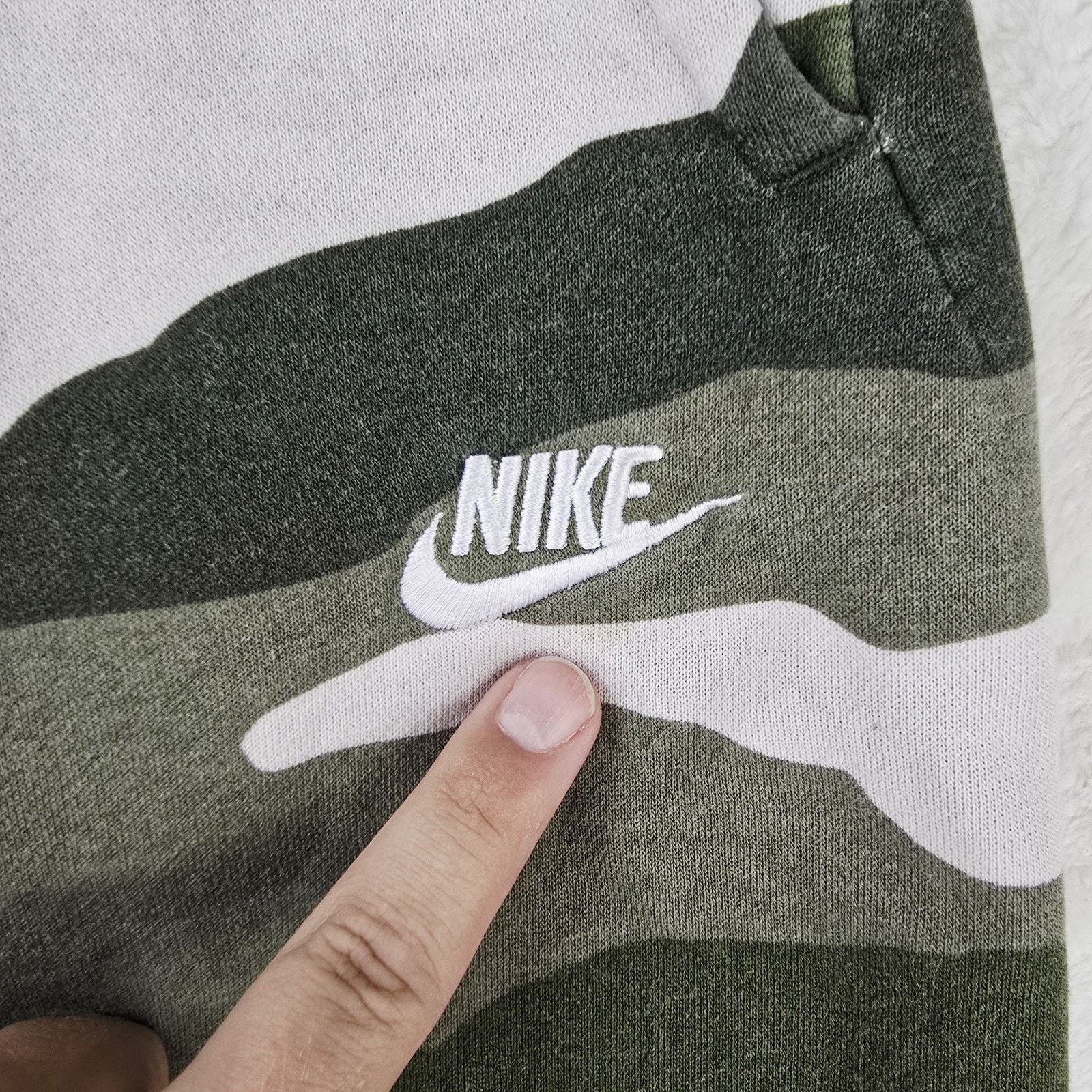 Nike Nike Sportswear Club Fleece Shorts Mens Medium Green Camo Size US 34 / EU 50 - 3 Thumbnail