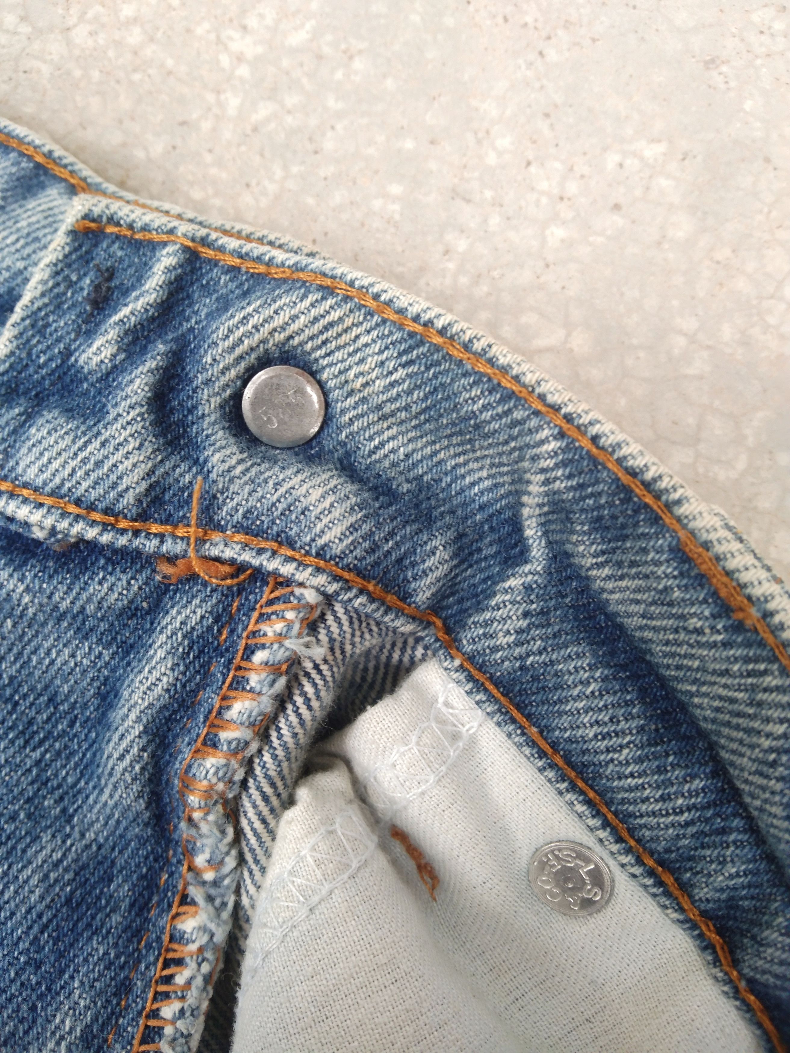 Levi's 80s Vintage Levi's 517 Made In USA Boot Cut Distressed Jeans Size US 29 - 7 Thumbnail