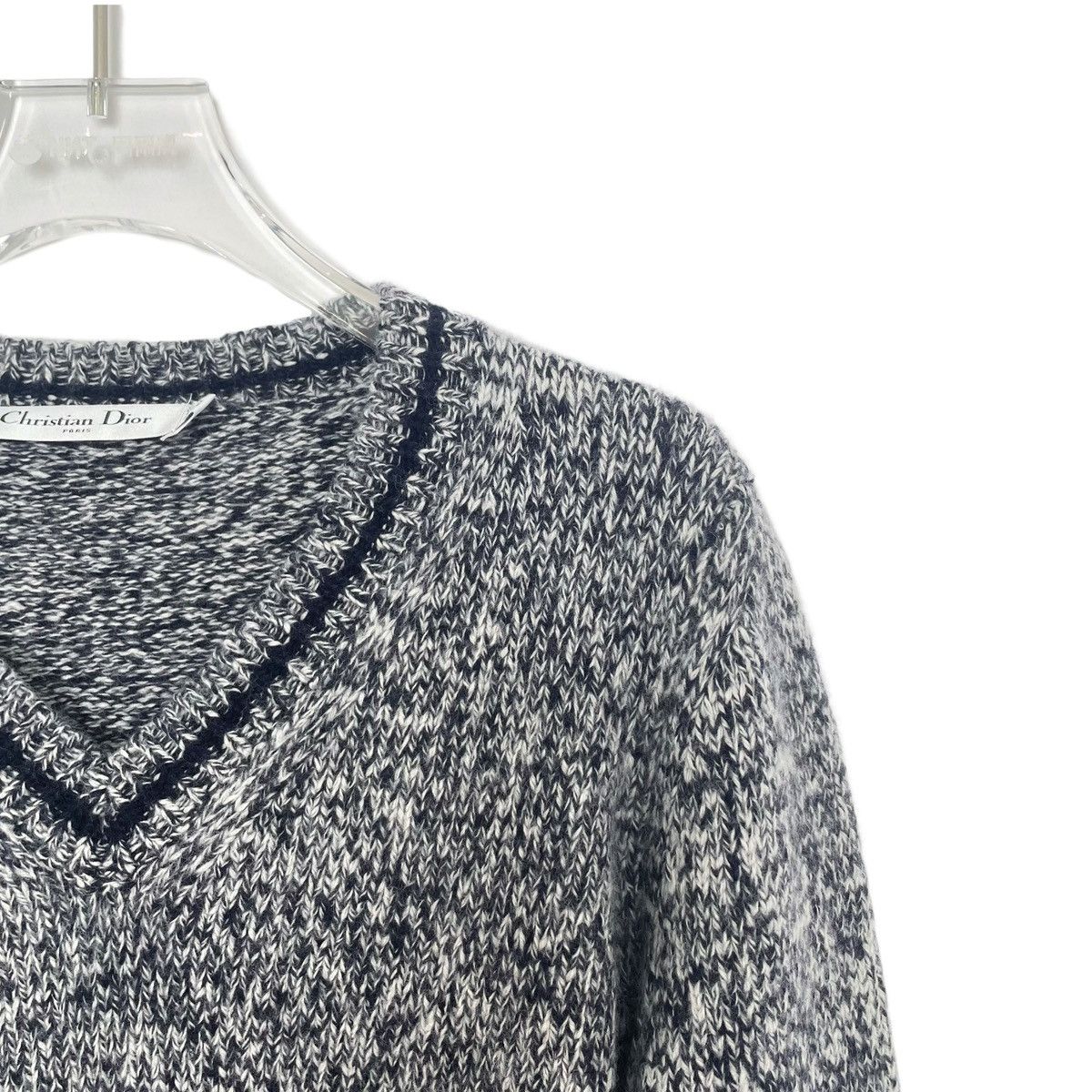 Dior DIOR Wool V-neck Pullover Sweater K26WX Size XXS / US 00 / IT 34 - 3 Thumbnail
