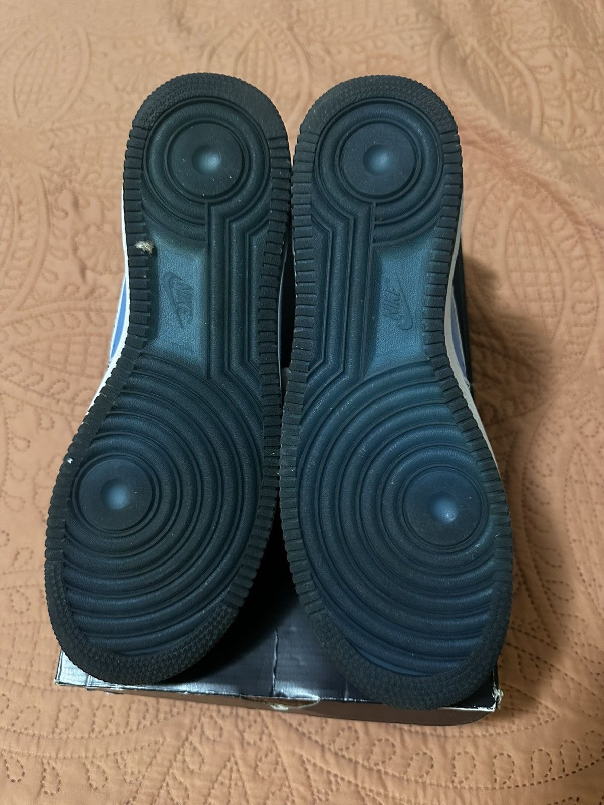 Nike WMNS NIKE AIR FORCE 1 ‘07 Size US 9.5 / EU 42-43 - 8 Thumbnail