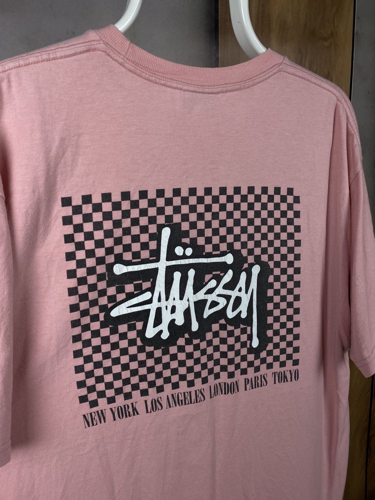 Stussy ♟️T-Shirt Stussy Checkered Big Logo New York Los Angeles Tee♟️ Size US L / EU 52-54 / 3 - 3 Thumbnail