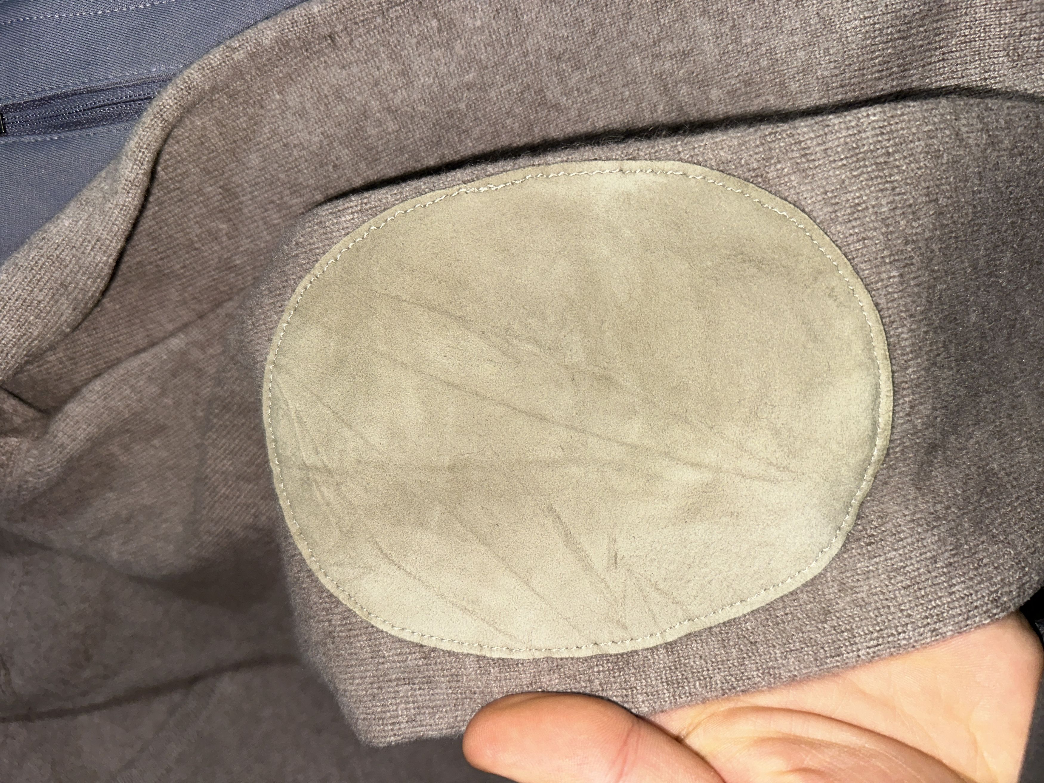 Brunello Cucinelli Brunello Cucinelli 100% Cashmere V Neck Elbow Patches M L Size M / US 6-8 / IT 42-44 - 12 Thumbnail