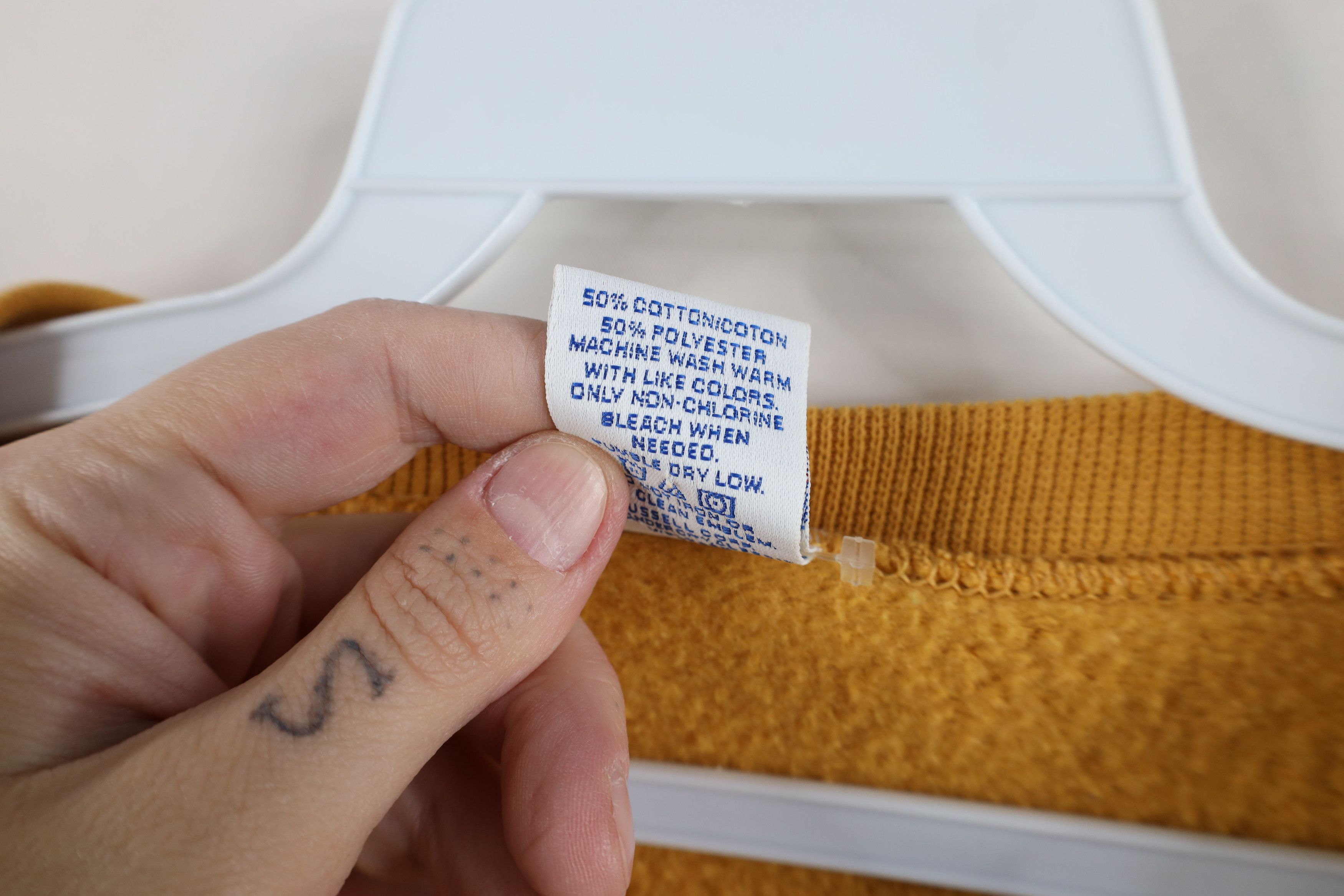 Russell Athletic Vintage 90s Y2K Russell Athletic Crewneck Sweatshirt Yellow Size US L / EU 52-54 / 3 - 6 Thumbnail