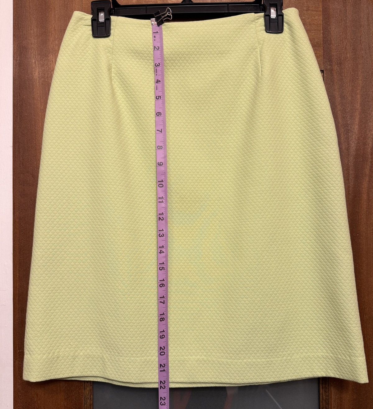 J.McLaughlin J. McLaughlin Lime Green Quilted Design Lined Pencil Skirt Size 30" / US 8 / IT 44 - 7 Thumbnail